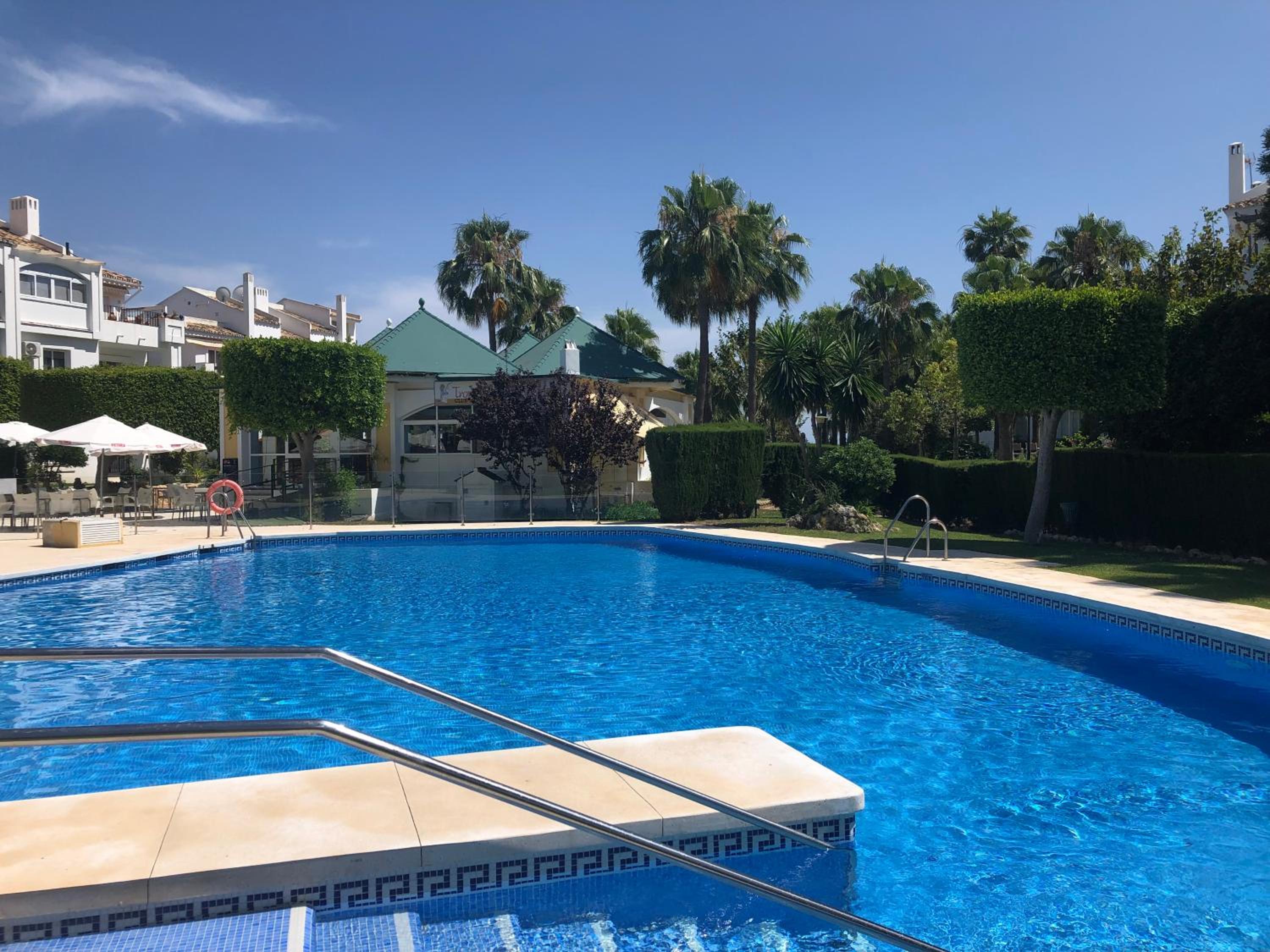 Apartamento Miraflores tres piscinas cerca del mar - Albamar
