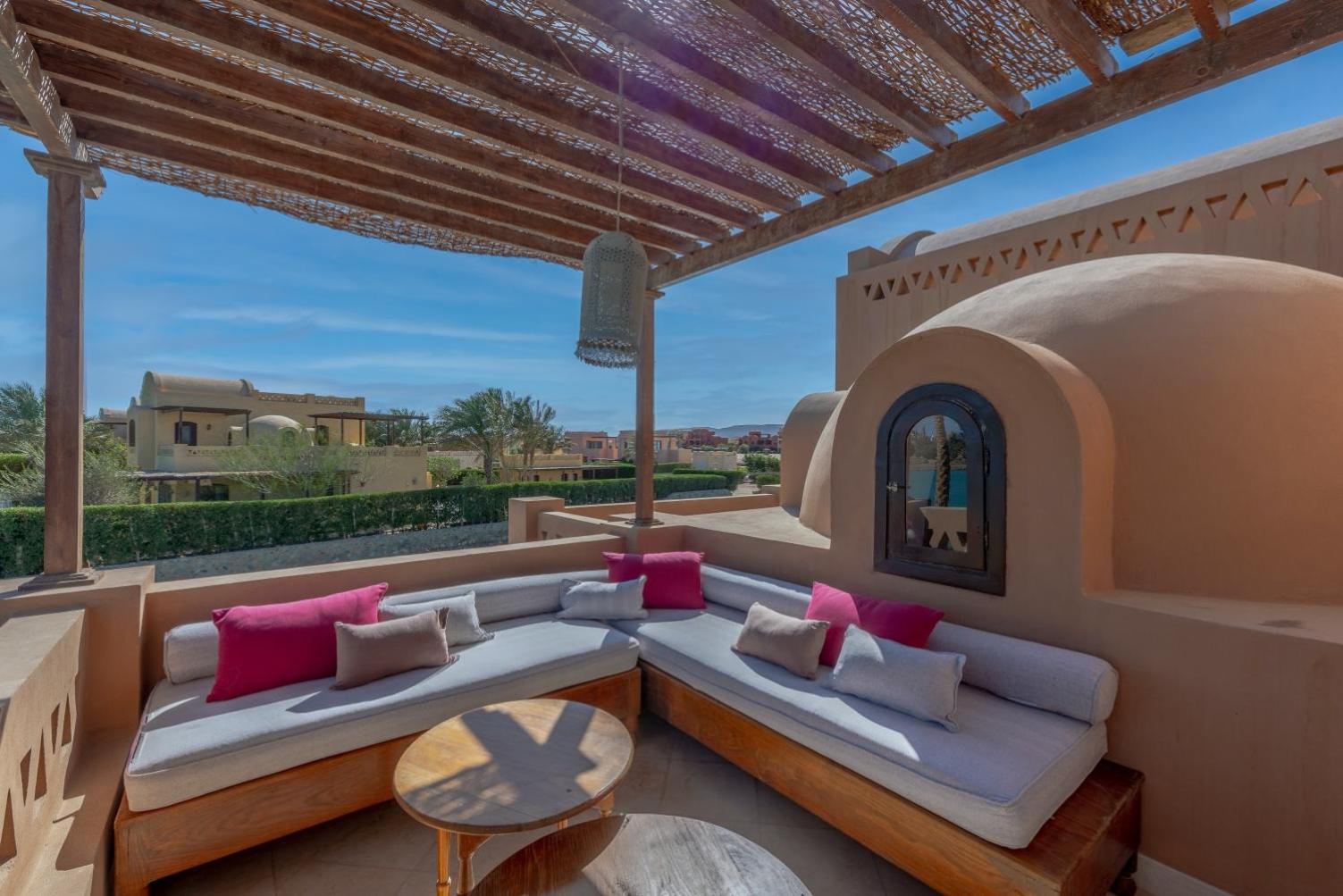 Chic 3BR Villa West Golf with Pool, Lagoon View & Guest House view 5
