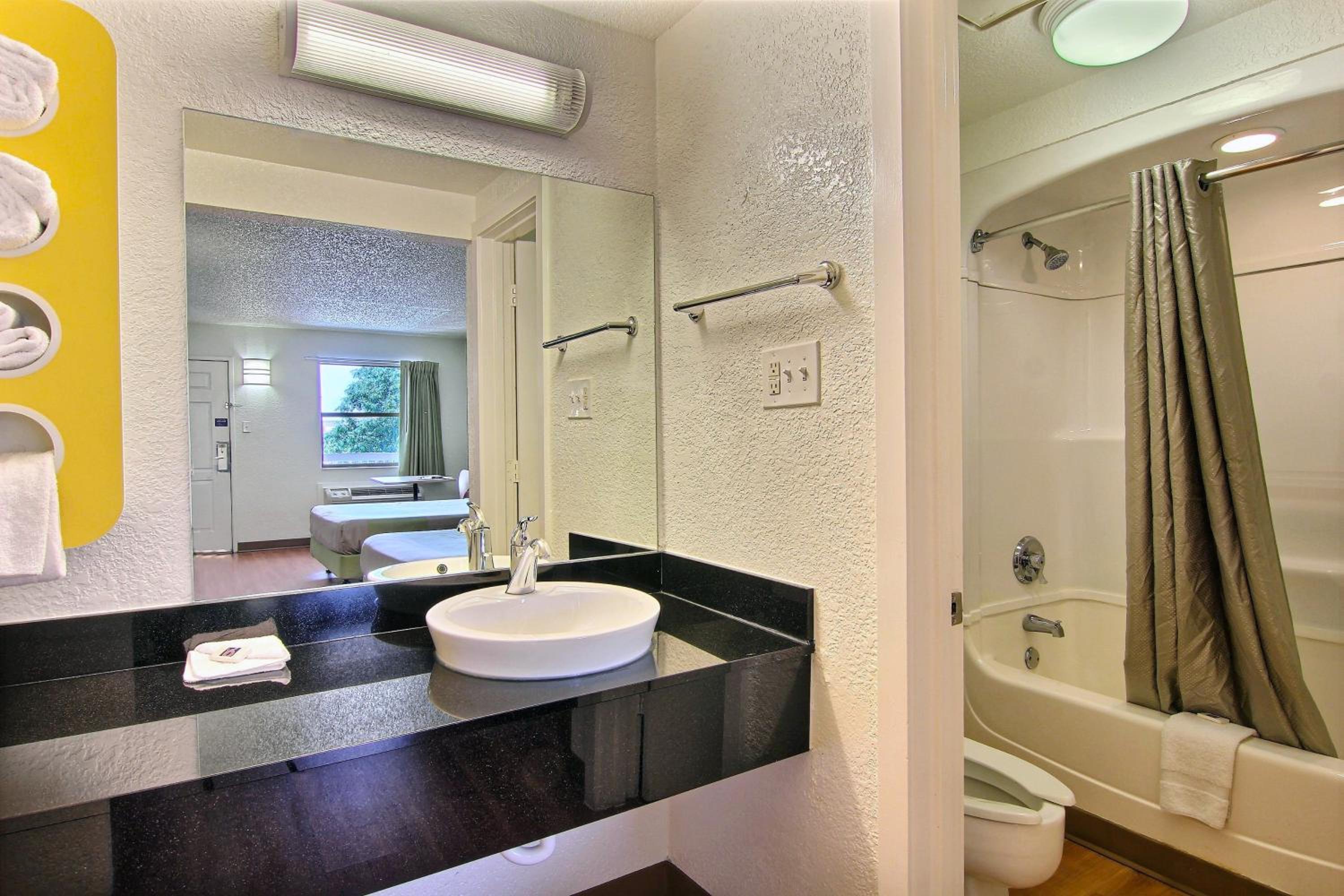 Motel 6 Austin, TX - Central Downtown UT, 사진 74