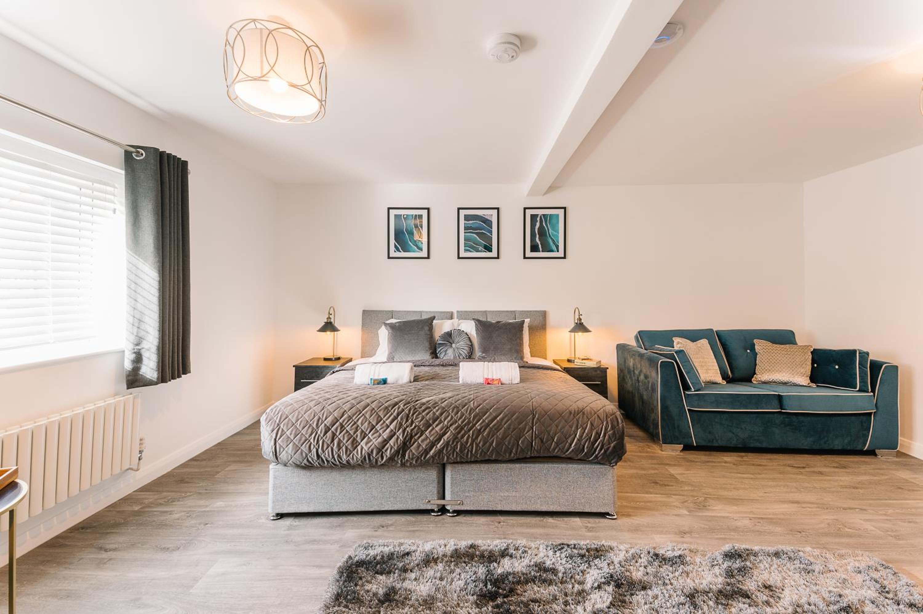 The White House - Grand & Spectacular 5-bed, sleeps 14- Central Solihull, NEC, JLR, HS2, Resorts World, Airport view 4
