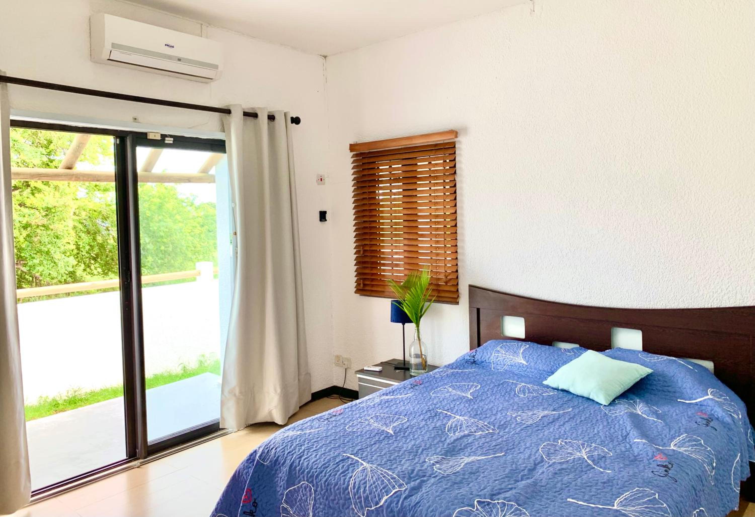 Sea La Vie - Holiday Home view 3