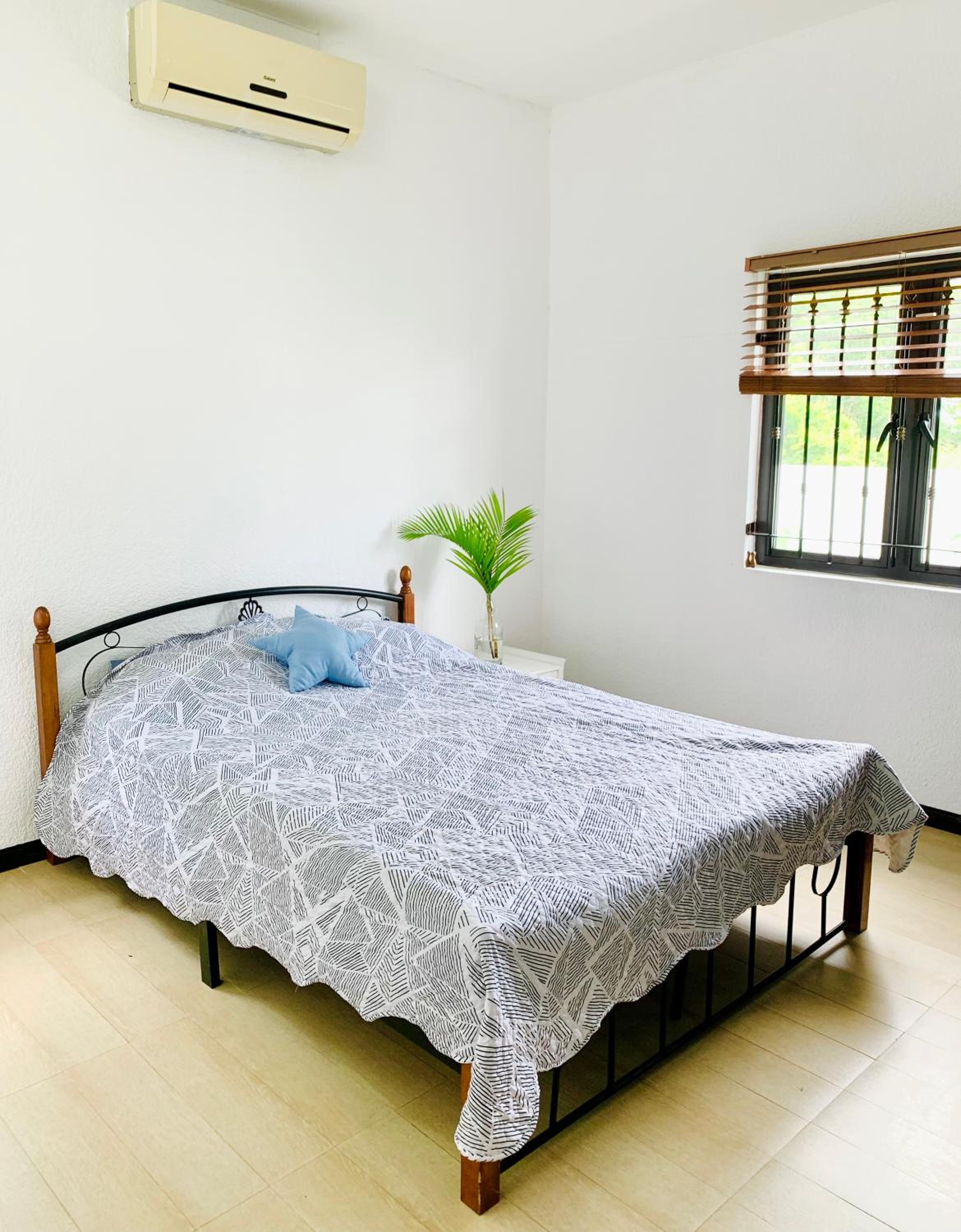 Sea La Vie - Holiday Home view 4