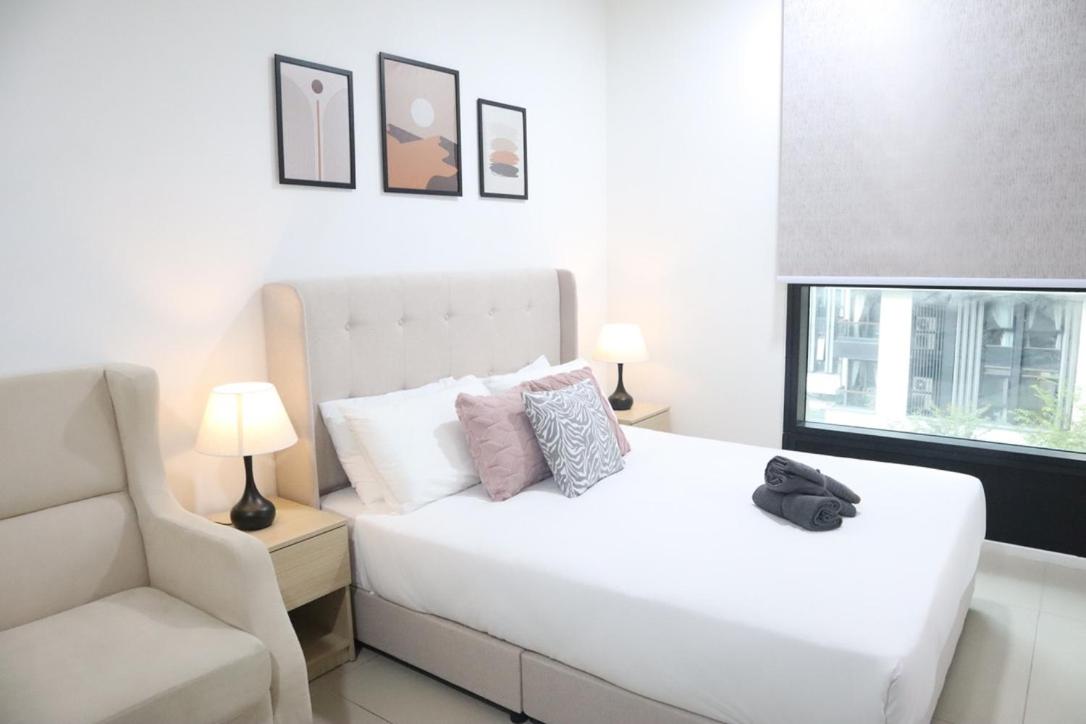 New Arcoris 6 Pax 2 BR with Pool View Mont Kiara - BOHO