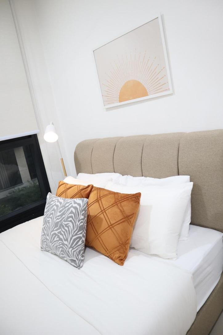 New Arcoris 6 Pax 2 BR with Pool View Mont Kiara - BOHO