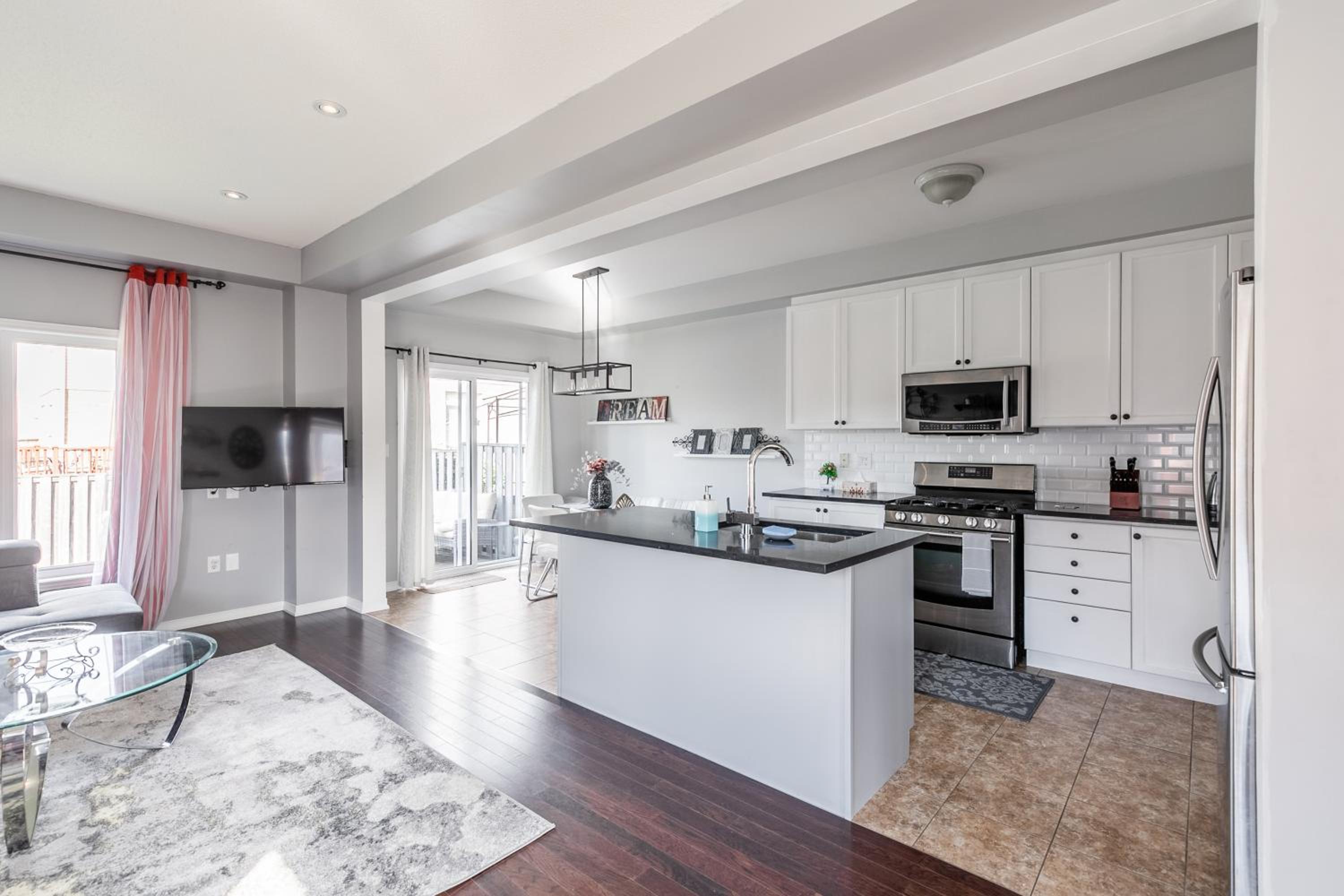 GlobalStay 3 Bedroom Townhome with Hot Tub Hamilton
