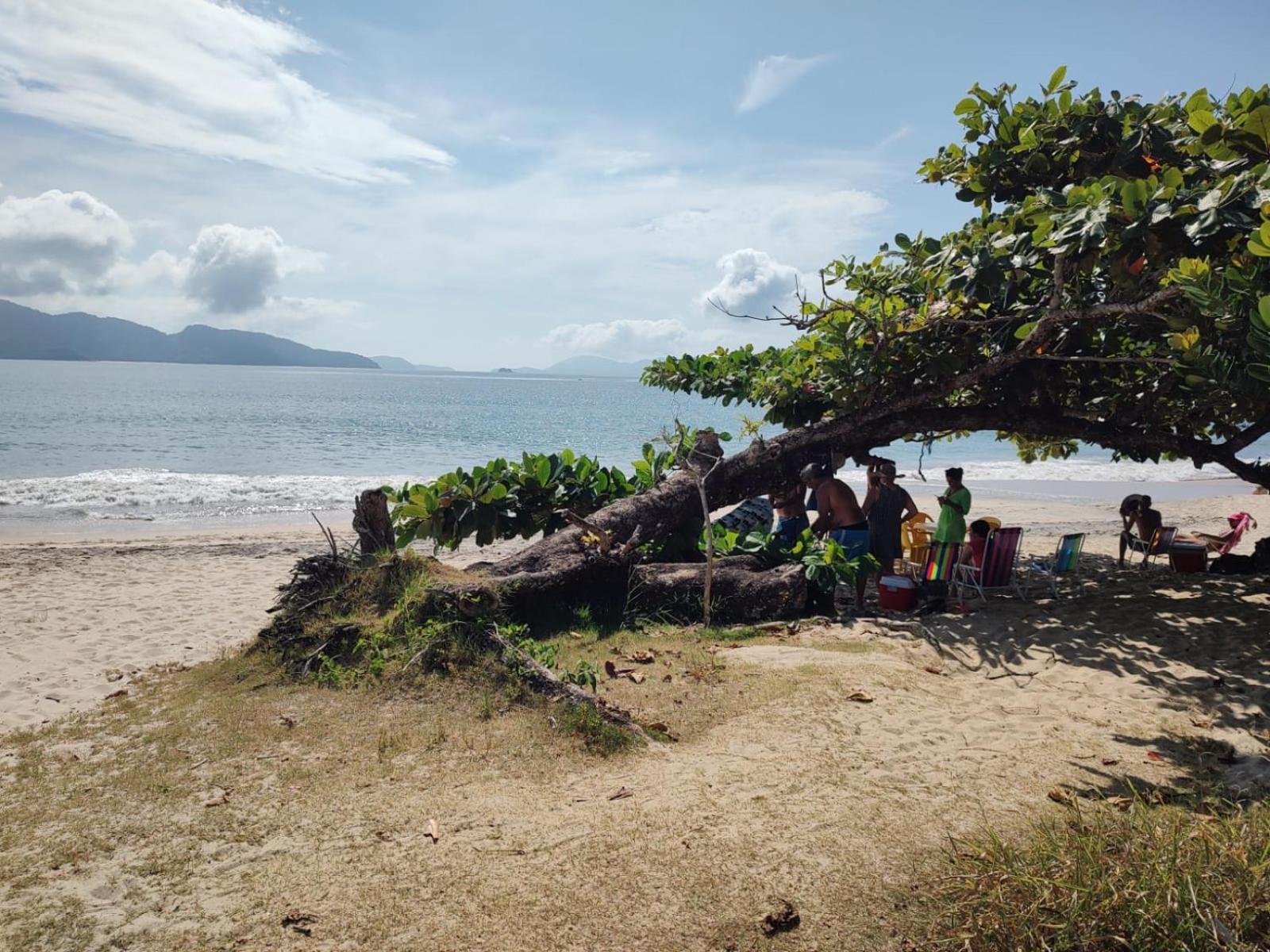 CASA 2 DORM UBATUBA PRAIA MARANDUBA no CONDOMINIO BRISAS DA PRAIA com Wifi Gratis, CHURRASQUEIRA 02 Vagas Garagem