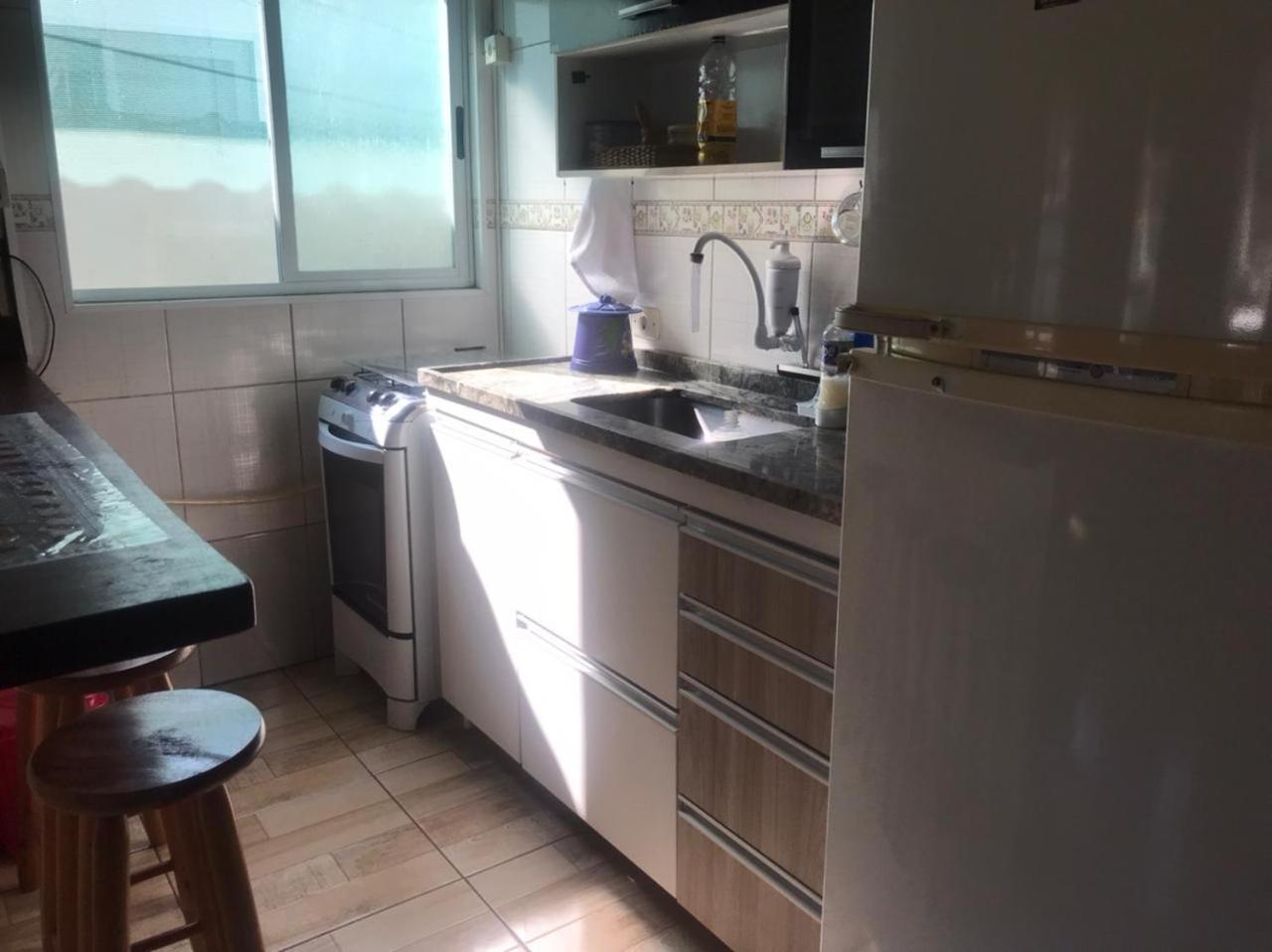 CASA 2 DORM UBATUBA PRAIA MARANDUBA no CONDOMINIO BRISAS DA PRAIA com Wifi Gratis, CHURRASQUEIRA 02 Vagas Garagem