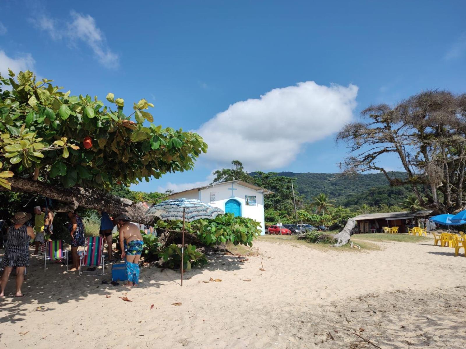 CASA 2 DORM UBATUBA PRAIA MARANDUBA no CONDOMINIO BRISAS DA PRAIA com Wifi Gratis, CHURRASQUEIRA 02 Vagas Garagem