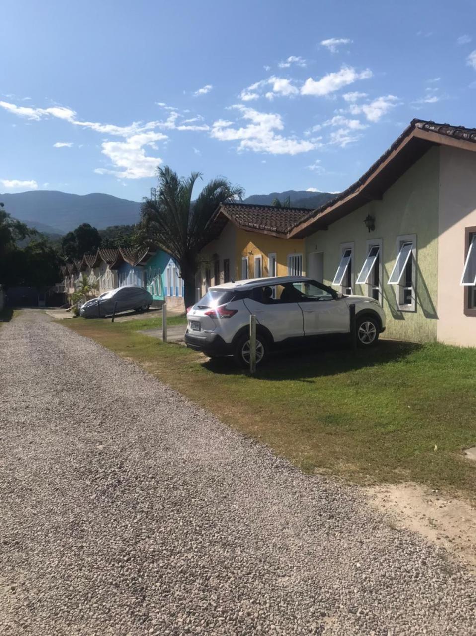 CASA 2 DORM UBATUBA PRAIA MARANDUBA no CONDOMINIO BRISAS DA PRAIA com Wifi Gratis, CHURRASQUEIRA 02 Vagas Garagem