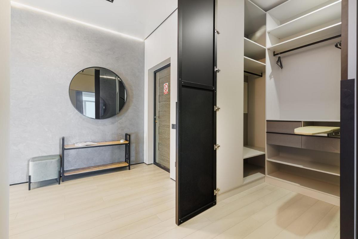 Luxury Waterfront 3-bedrooms Apartment view 4