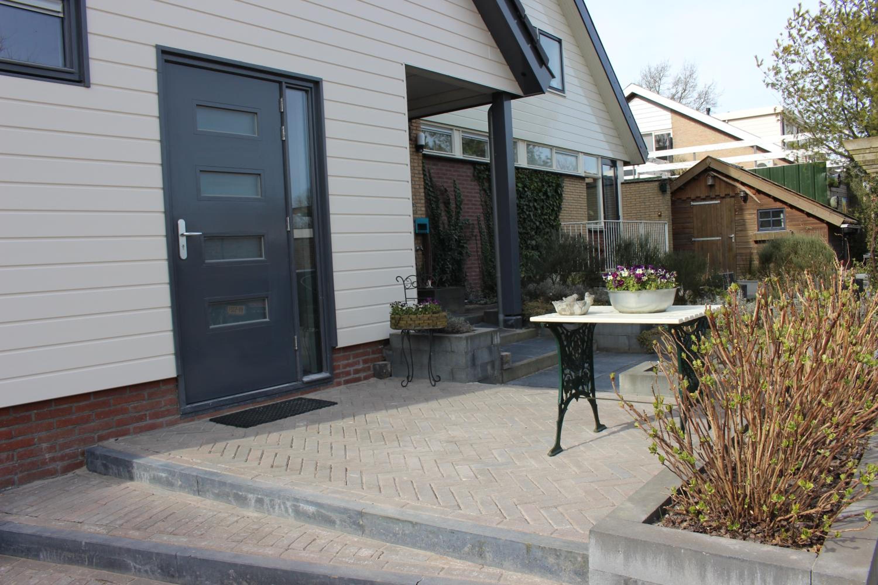 Photo 8