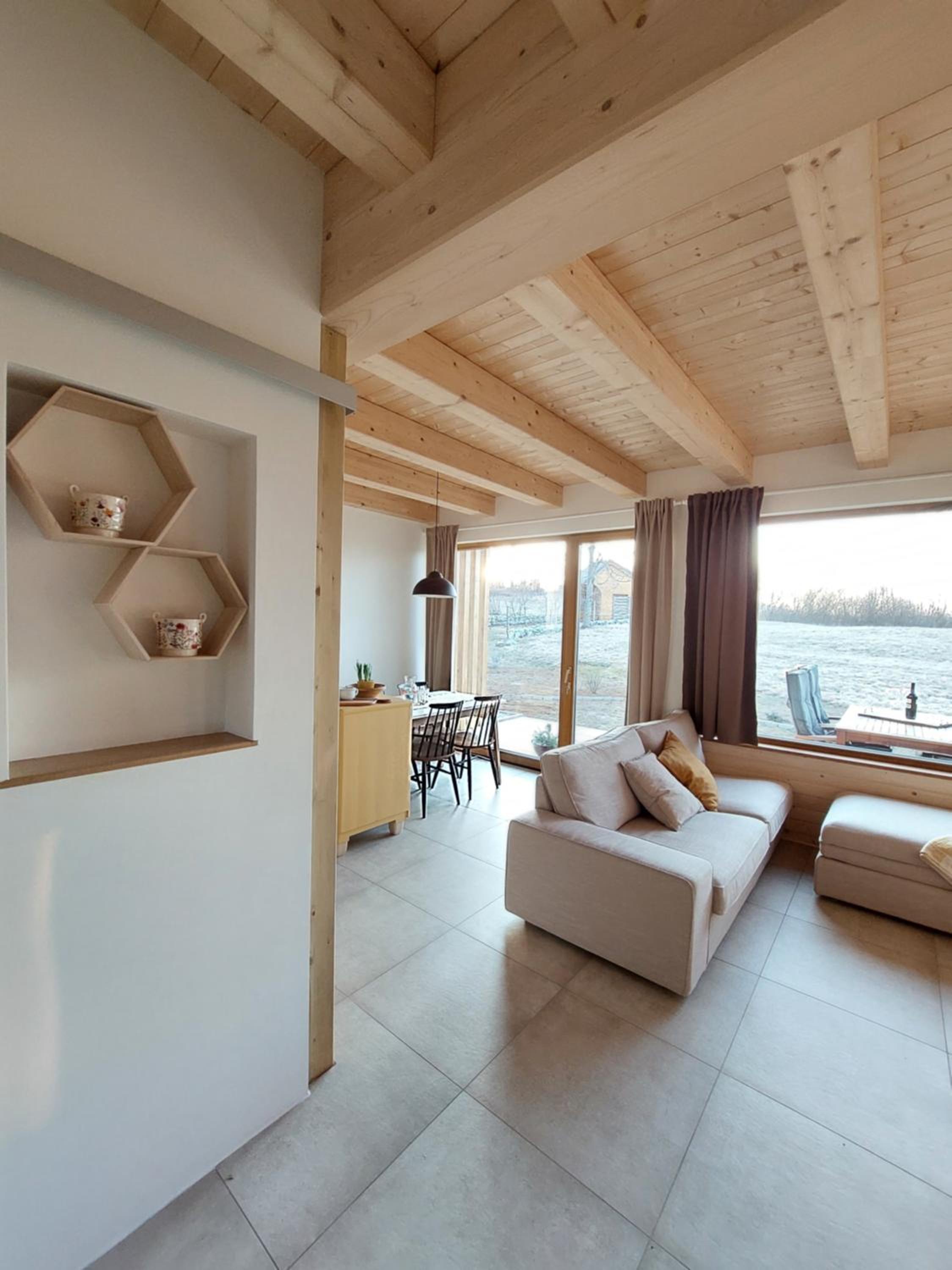 BEe in foREST view 3