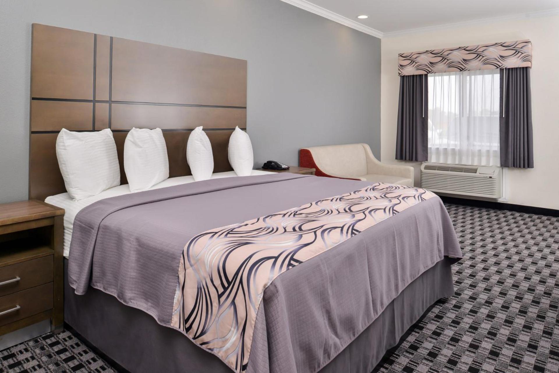 Americas Inn Suites IAH North - Property Image 6