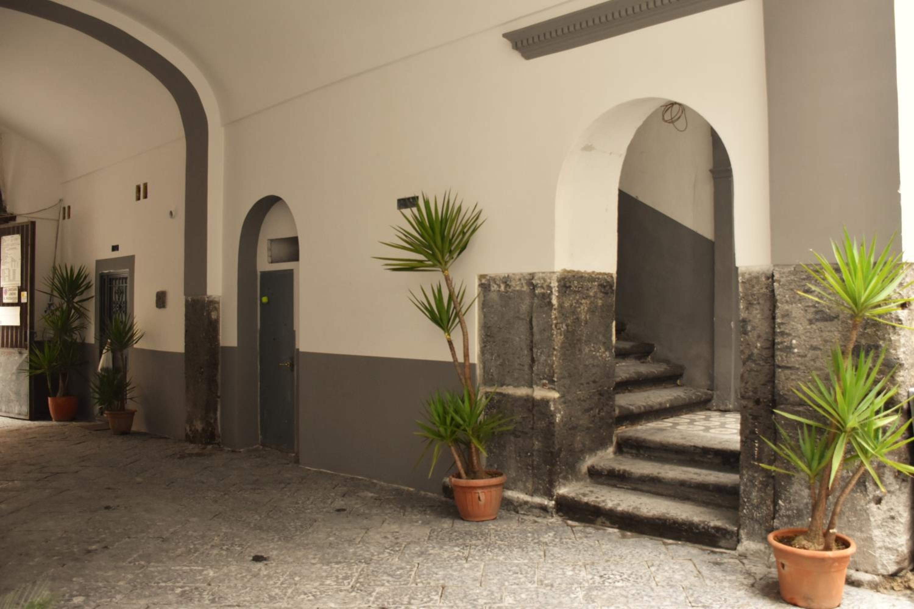 Varriale Apartaments 2,0 free parking for small cars only