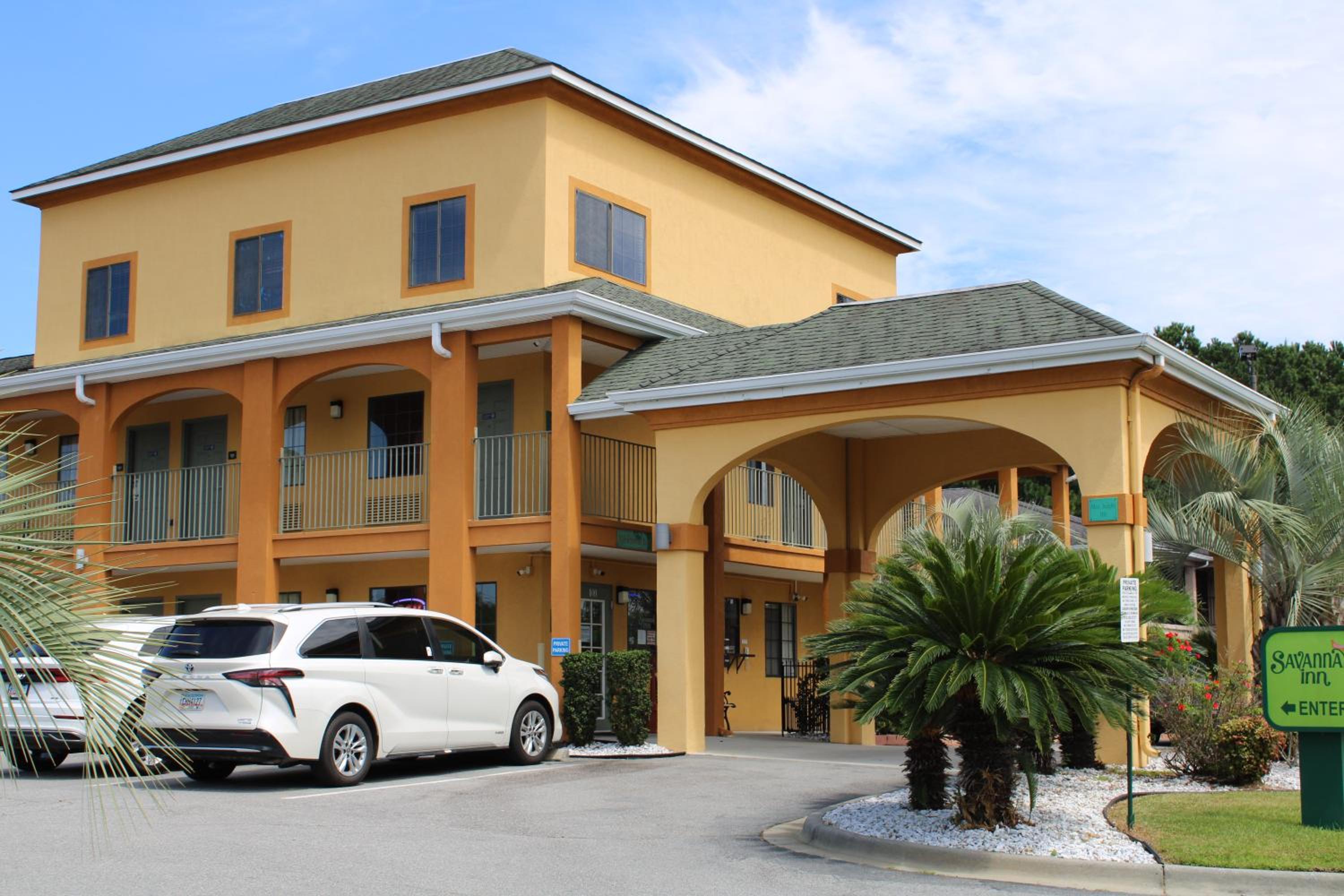 Ridgeland Vacations - Savannah Inn - Savannah I-95 North - Property Image 5