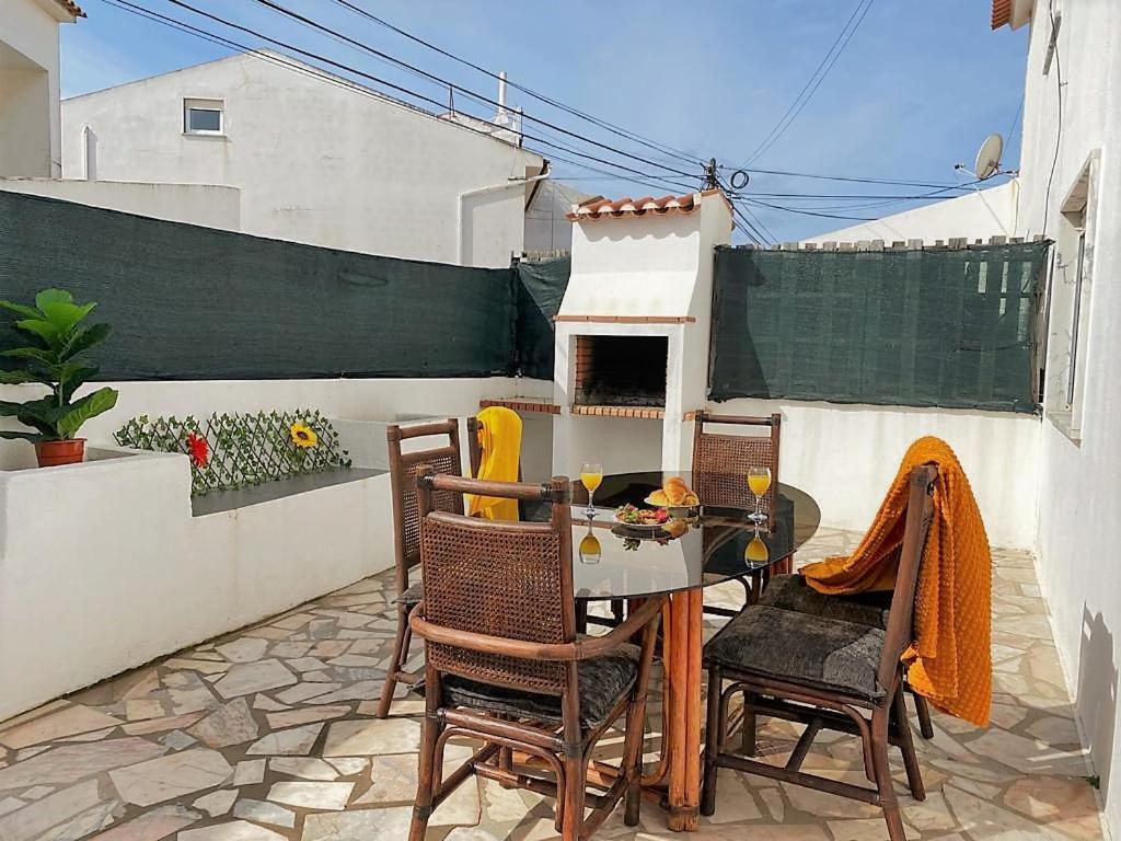 Private Villa 4 BR&patio - 3 mins from Beach&Surf view 2