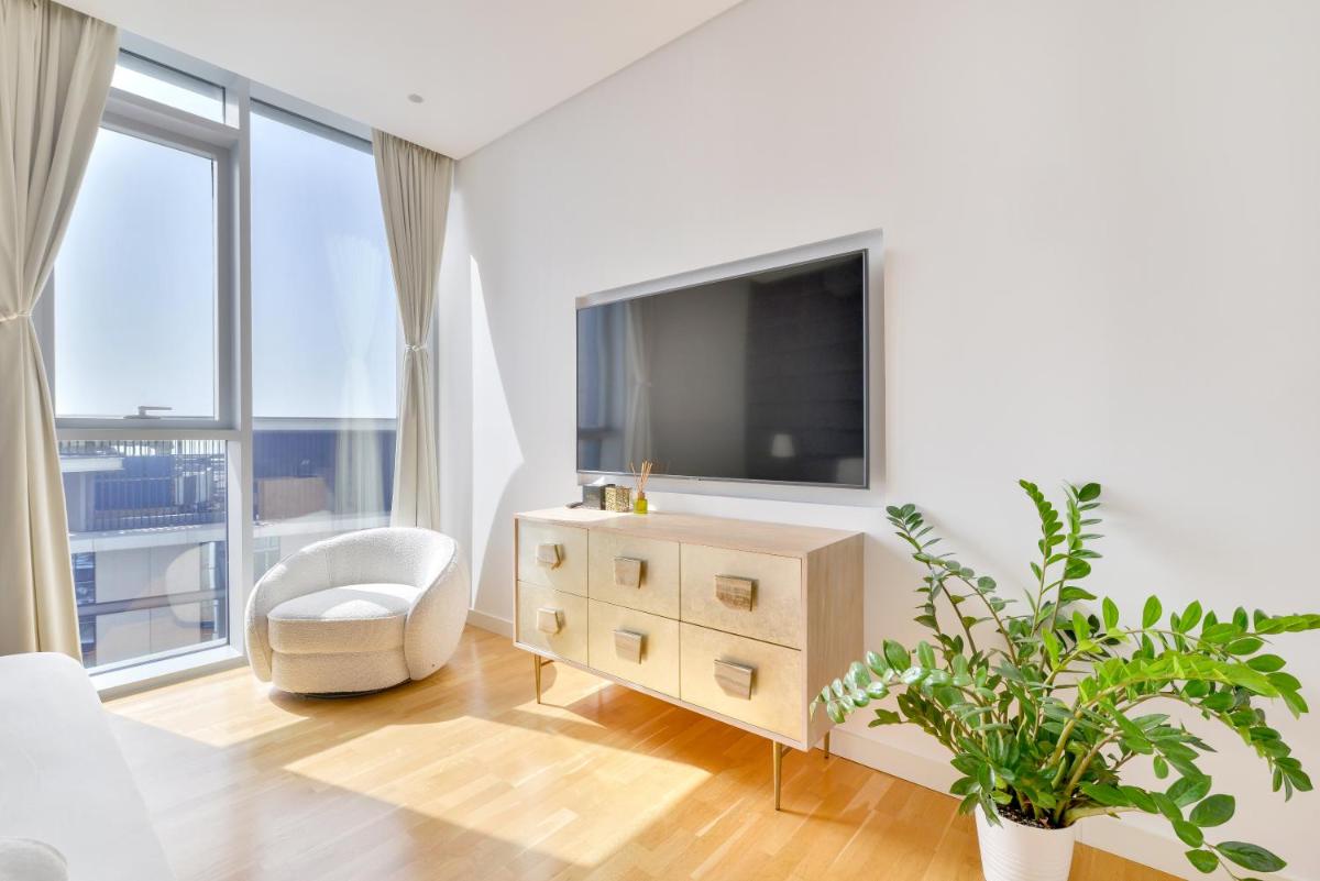 Premium 2+1 BR condo in the heart of Bluewaters Island