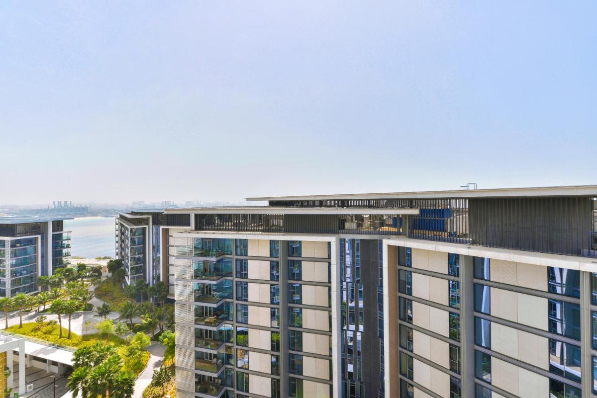 Premium 2+1 BR condo in the heart of Bluewaters Island