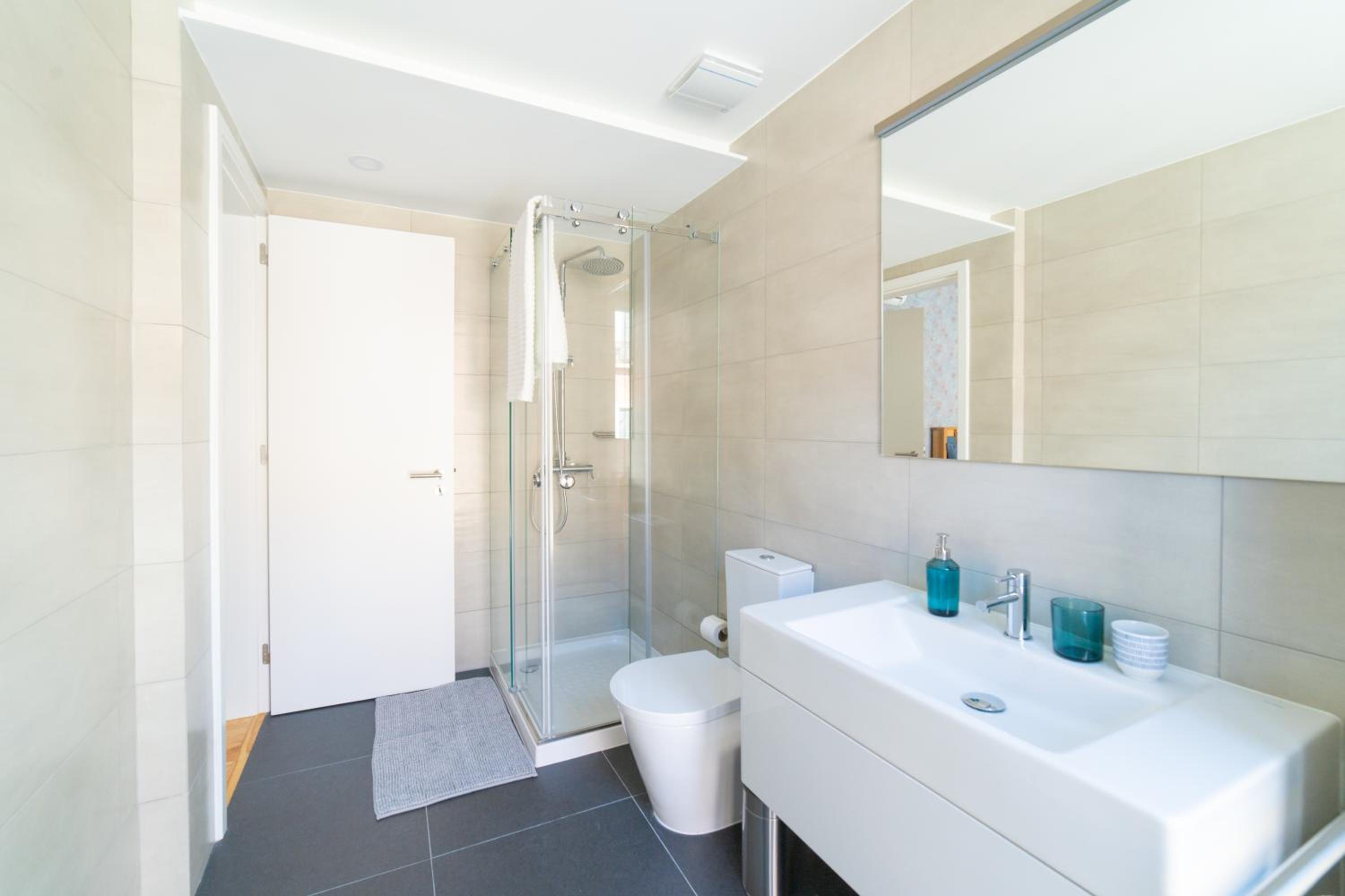 Blue by the River 2 - elegant two-bedroom in Santos view 4