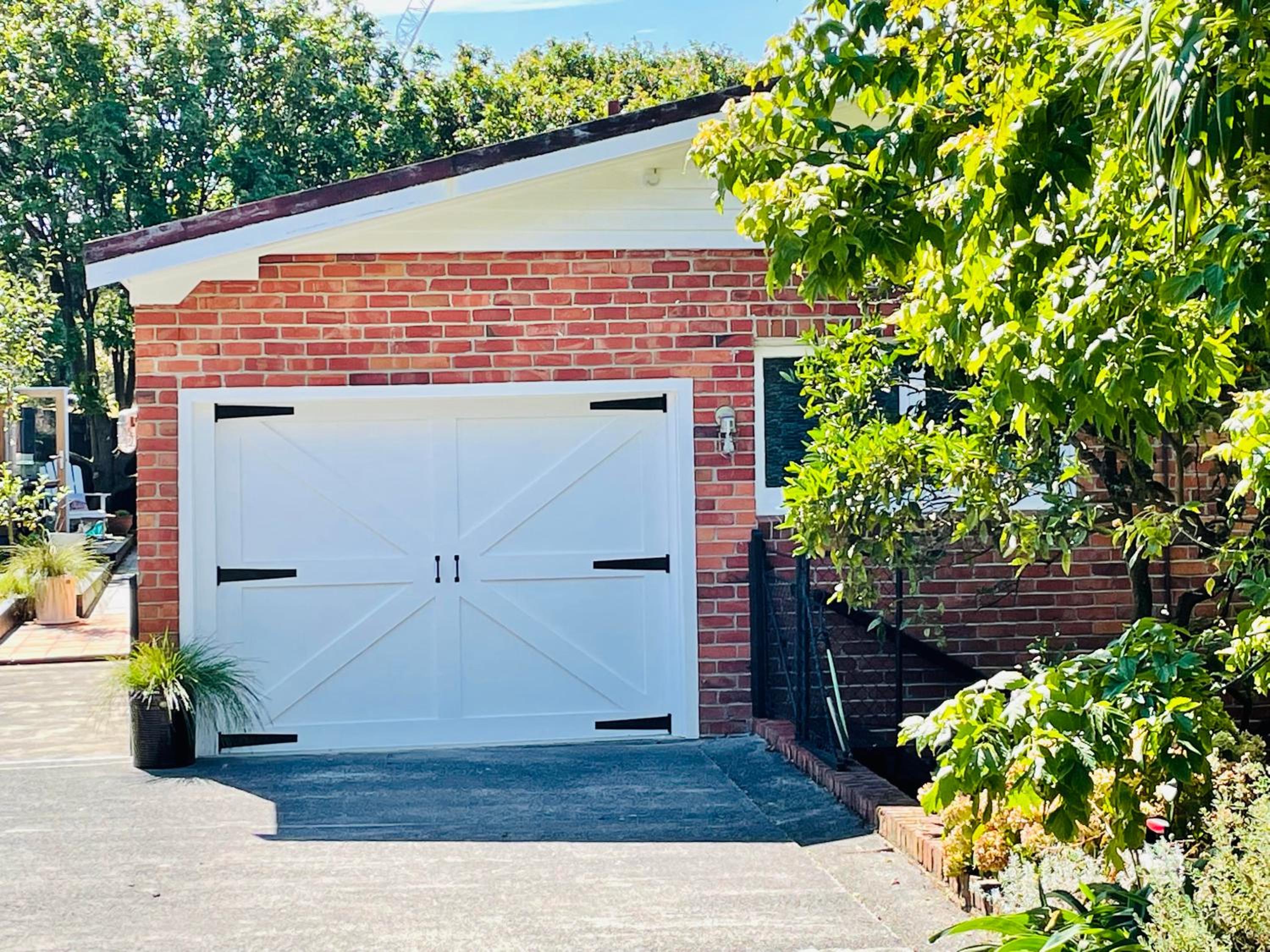 Whitby Studio - Mairangi Bay Beach - Image 3
