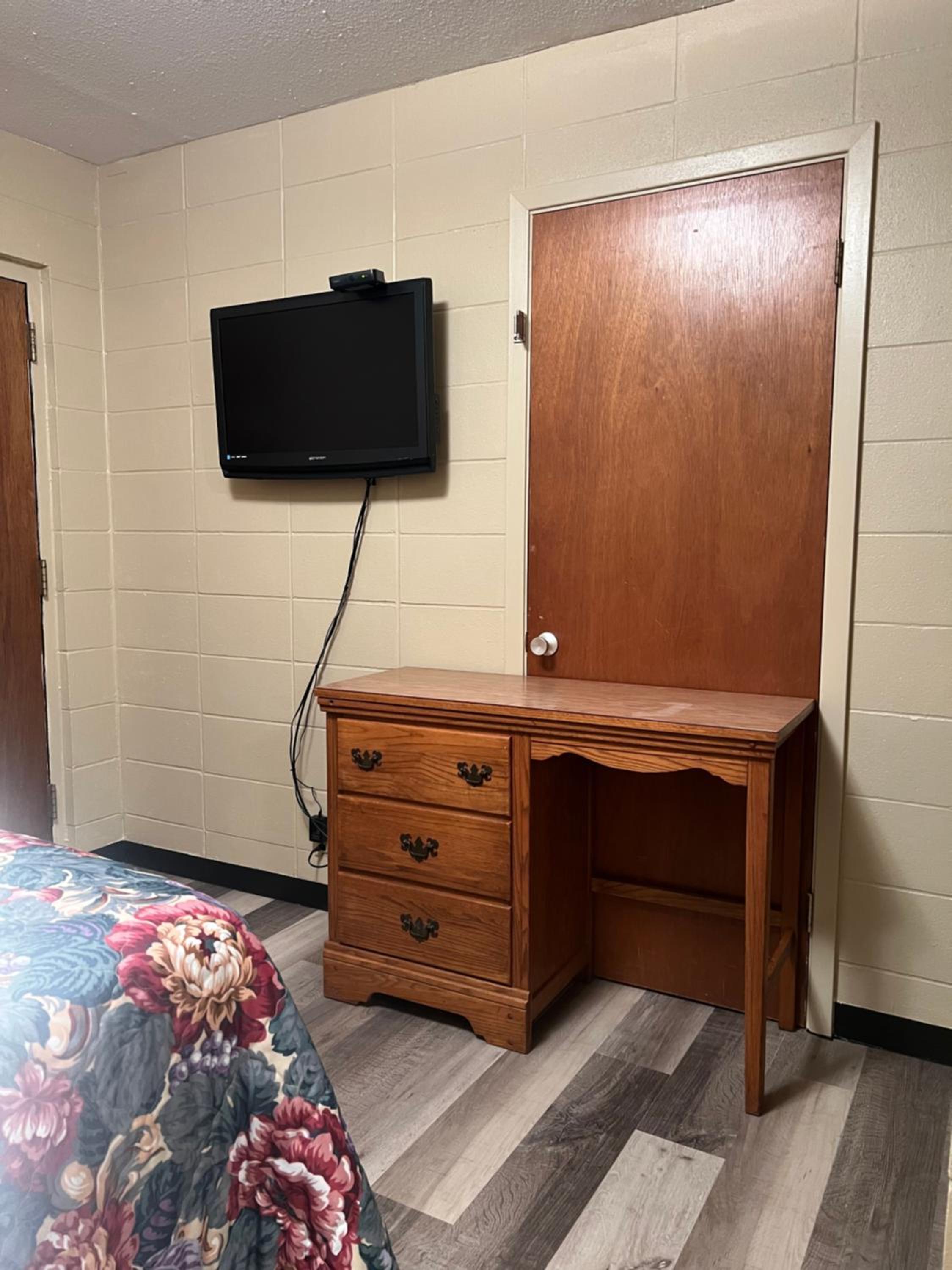 Driftwood Inn and Lodge by the lake - Property Image 72