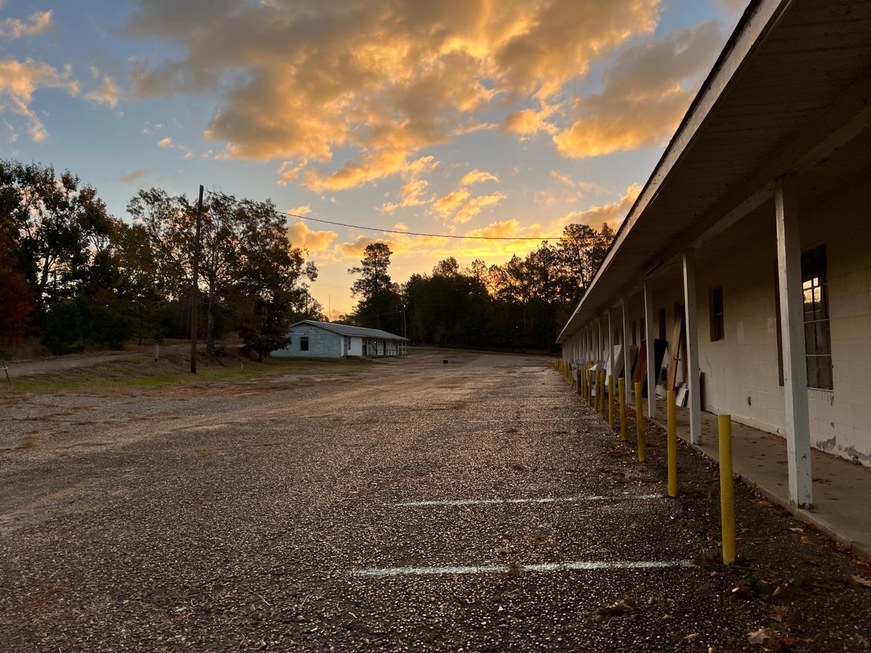 Driftwood Inn and Lodge by the lake - Property Image 71