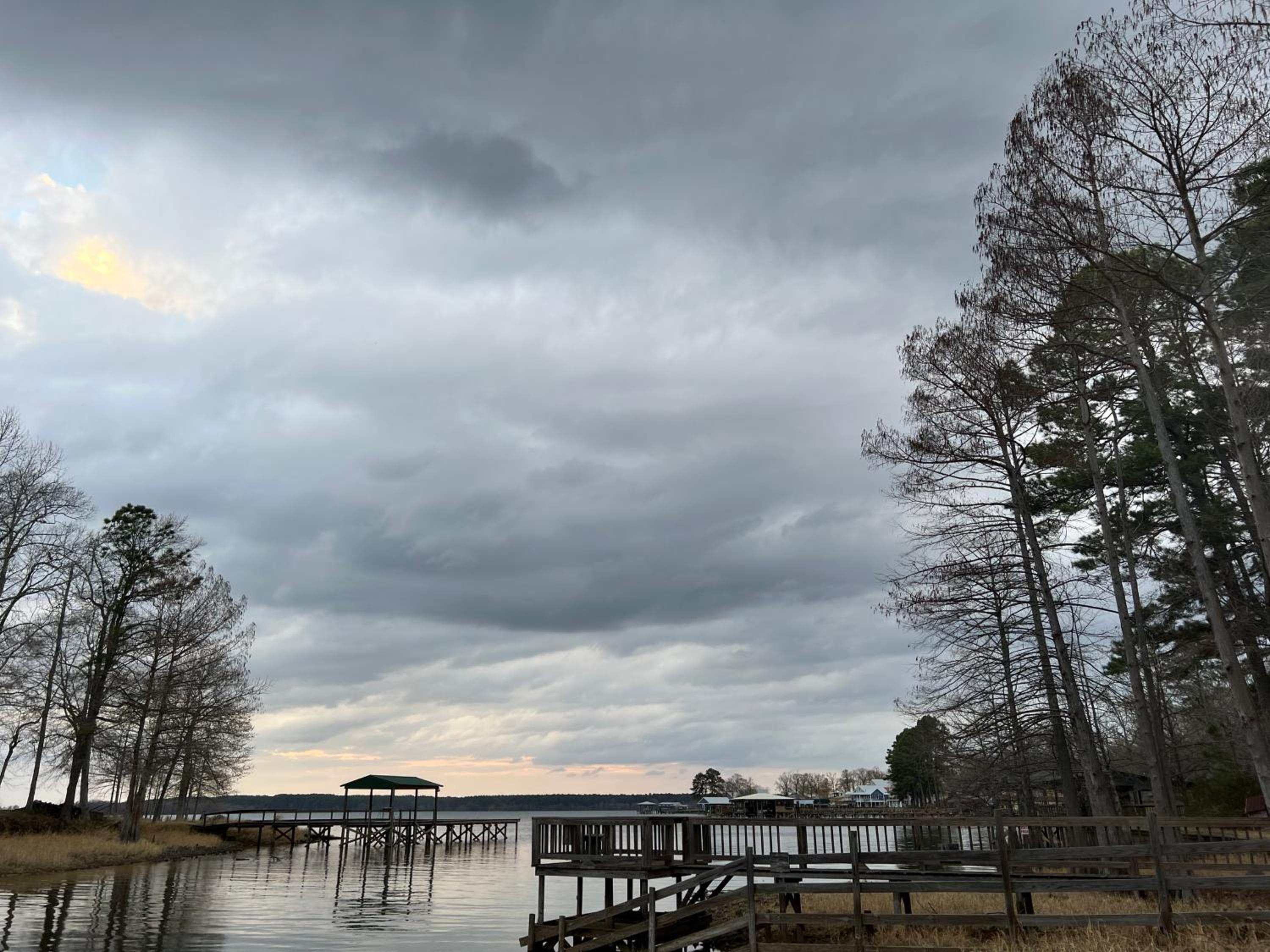 Driftwood Inn and Lodge by the lake - Property Image 33