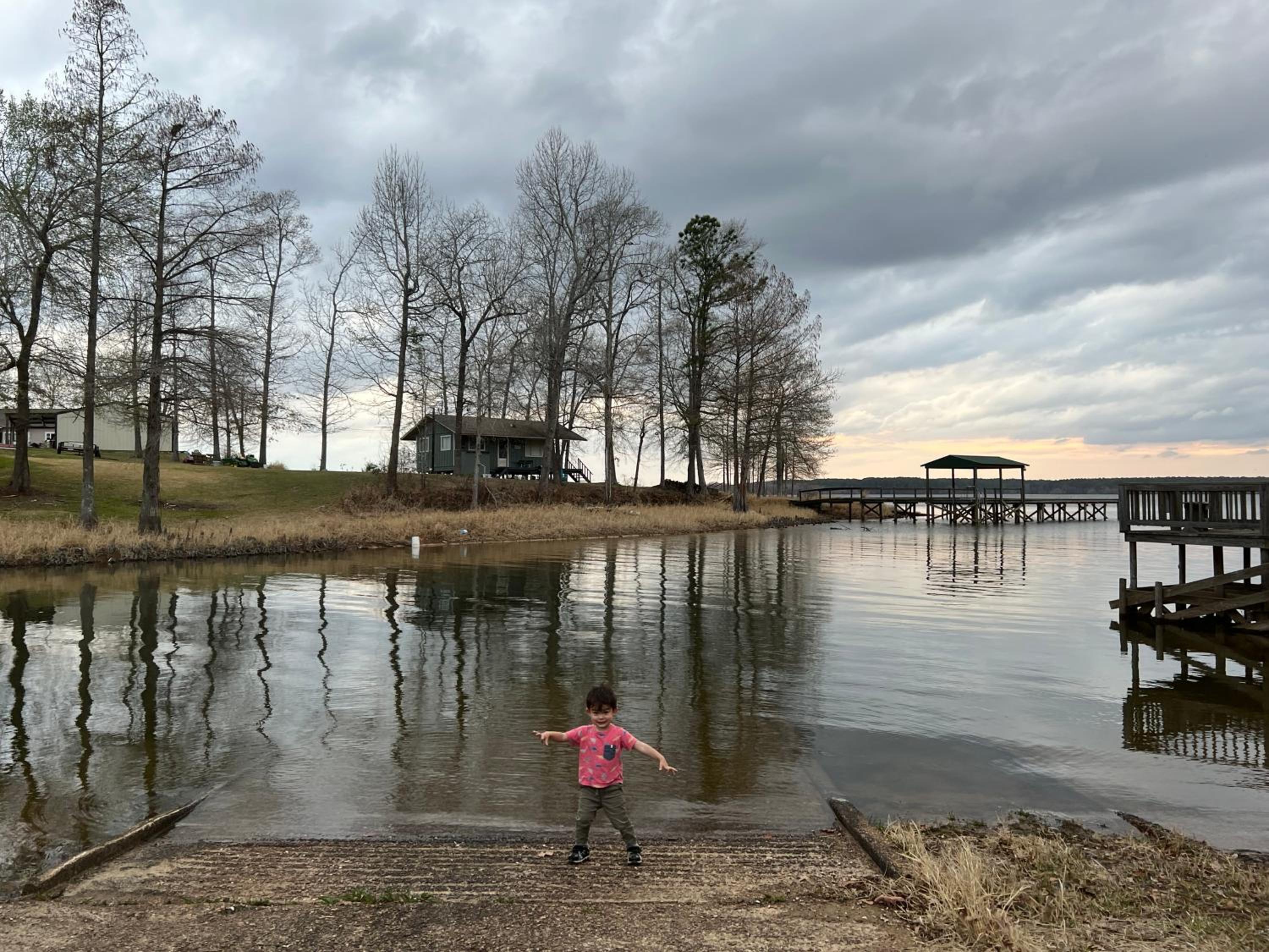 Driftwood Inn and Lodge by the lake - Property Image 19