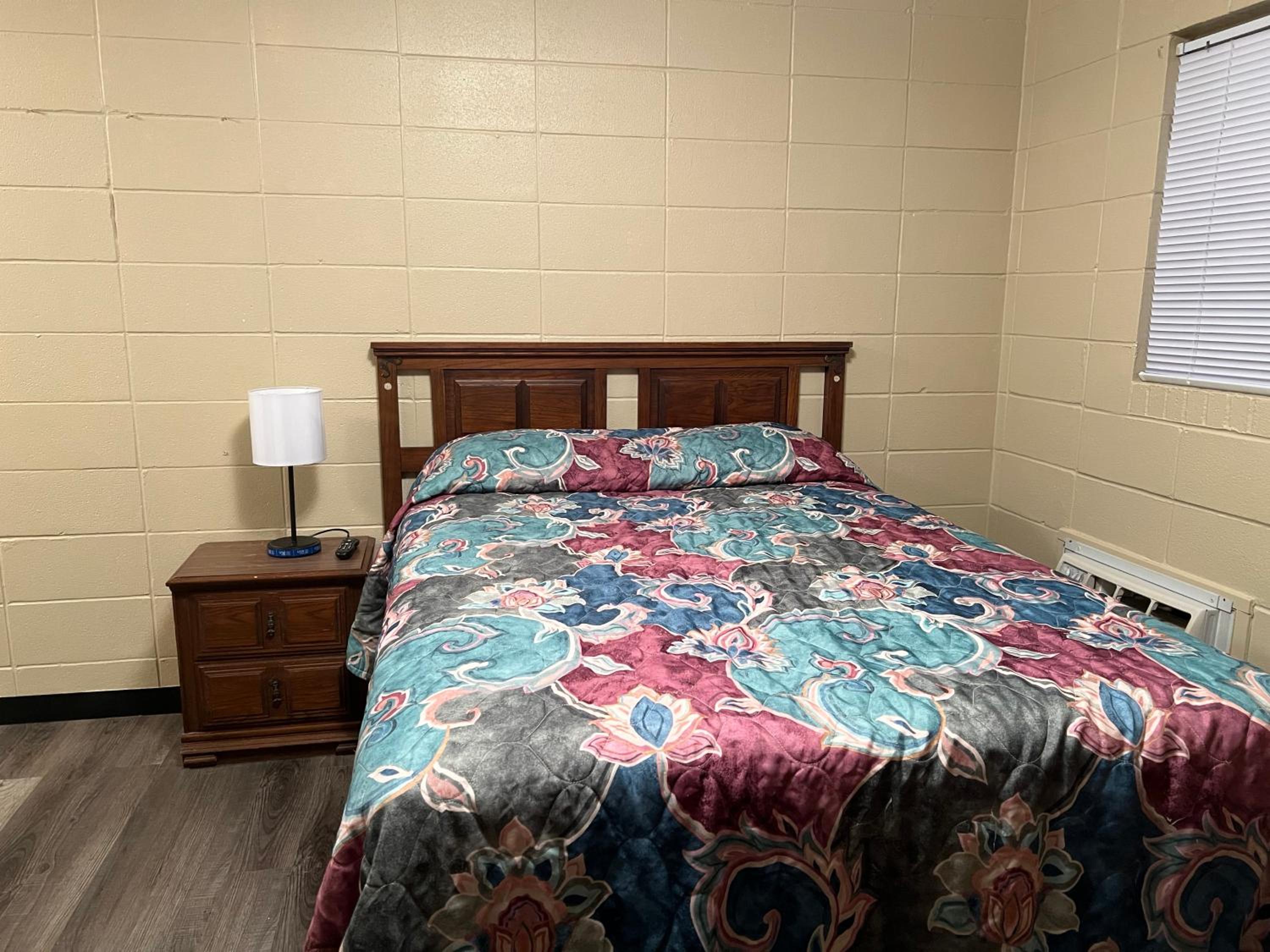 Driftwood Inn and Lodge by the lake - Property Image 16