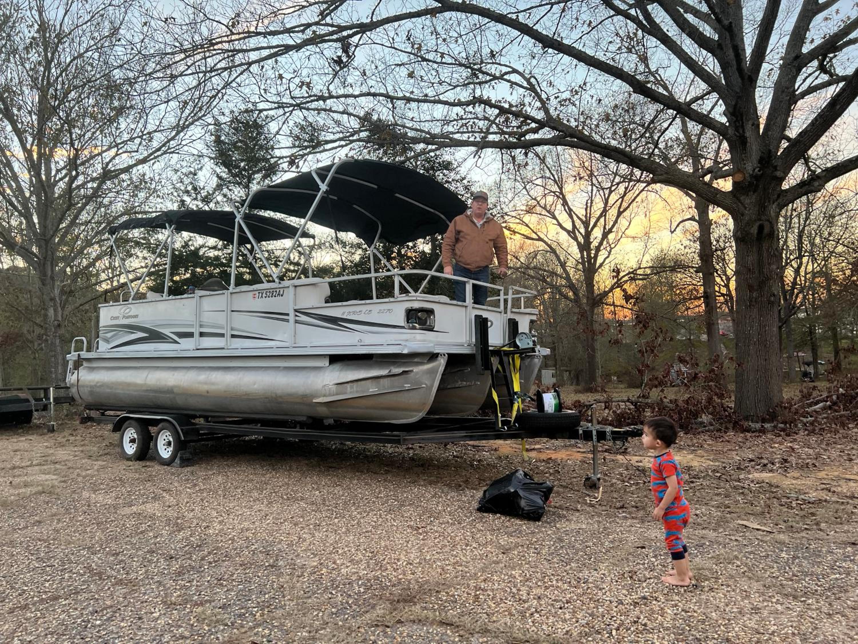 Driftwood Inn and Lodge by the lake - Property Image 13