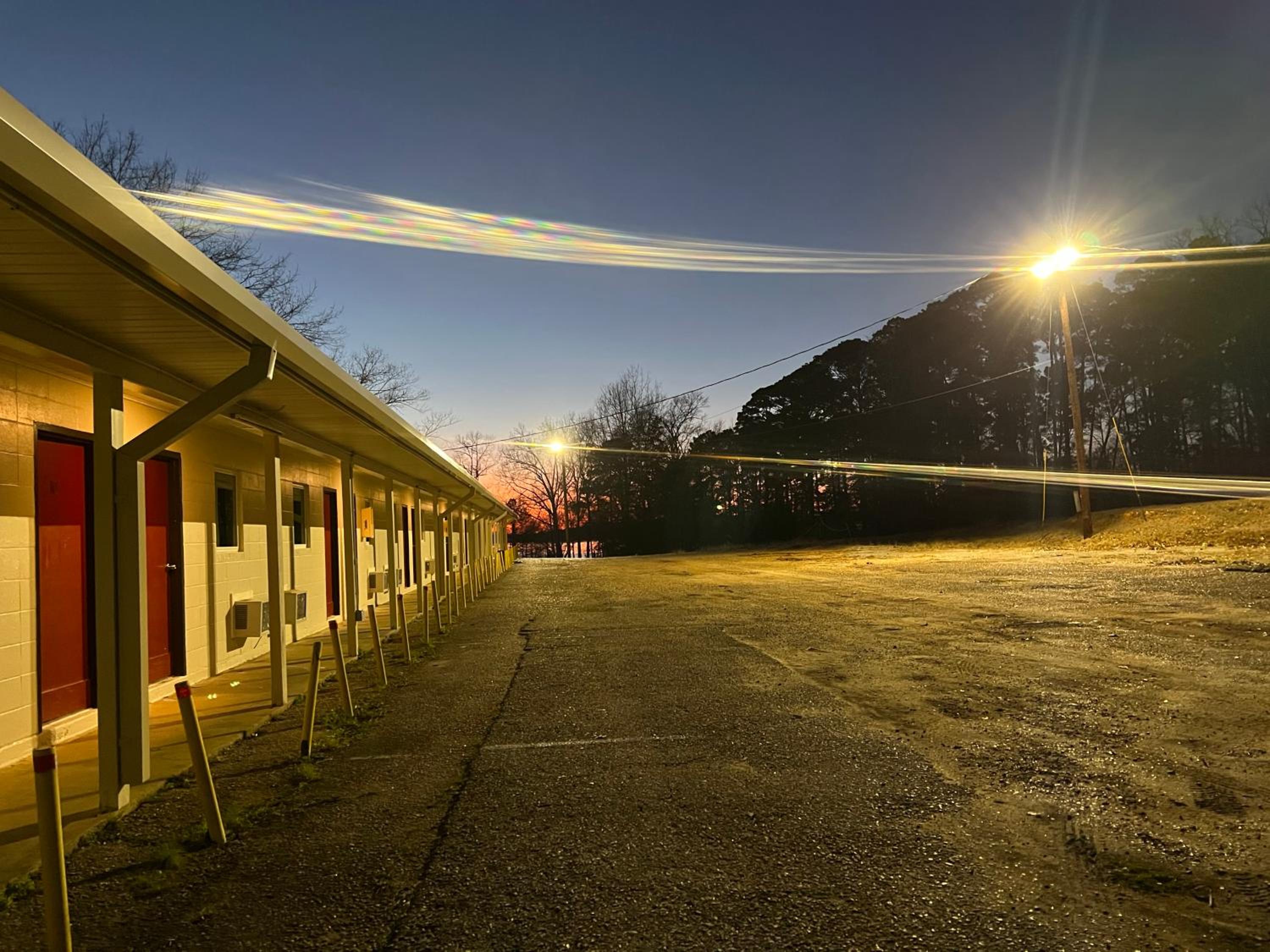 Driftwood Inn and Lodge by the lake - Property Image 50