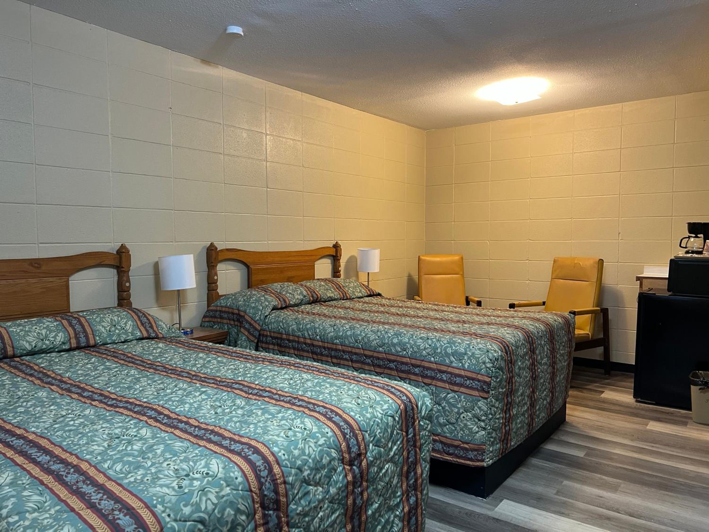 Driftwood Inn and Lodge by the lake - Property Image 59