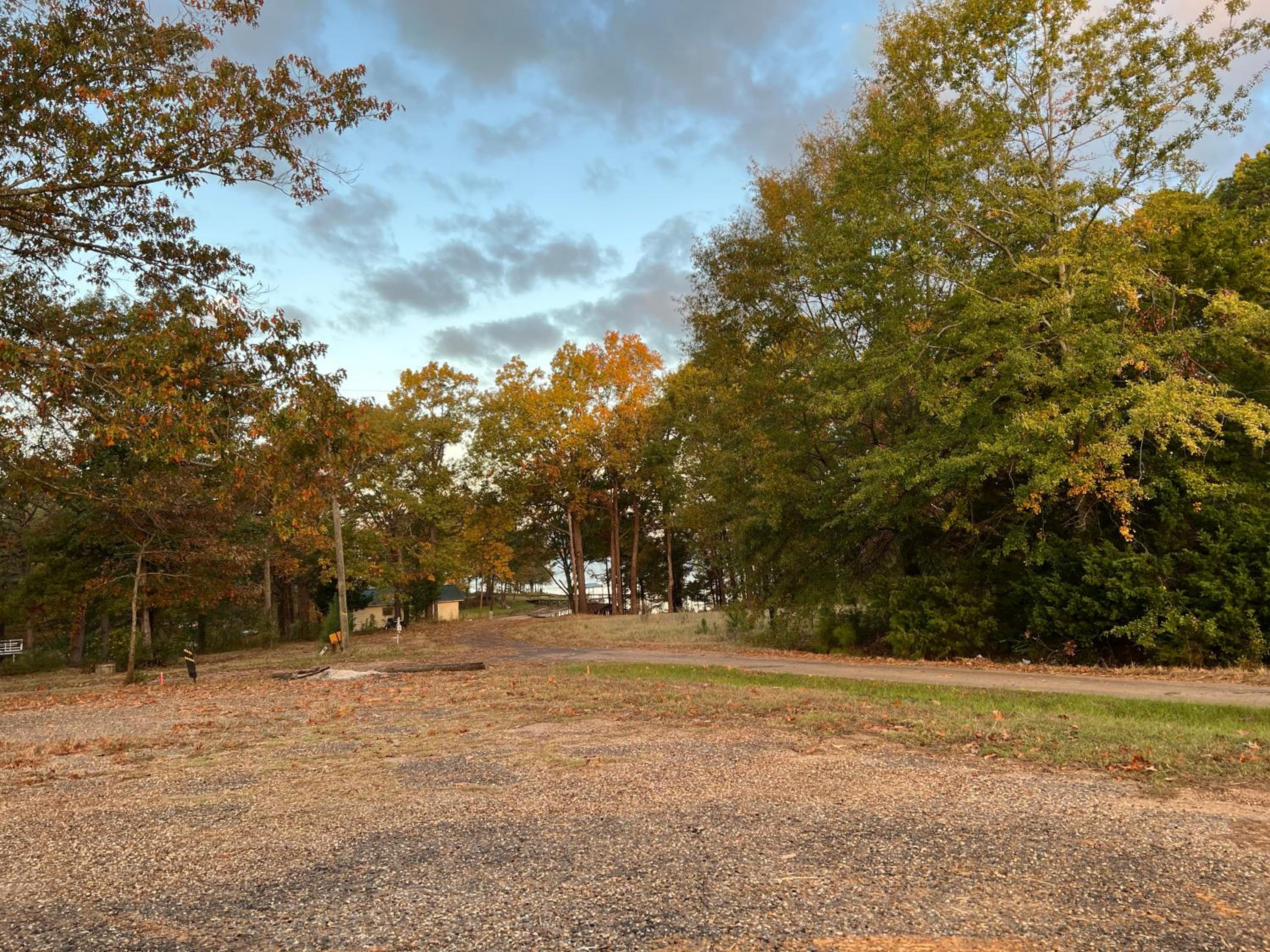 Driftwood Inn and Lodge by the lake - Property Image 53