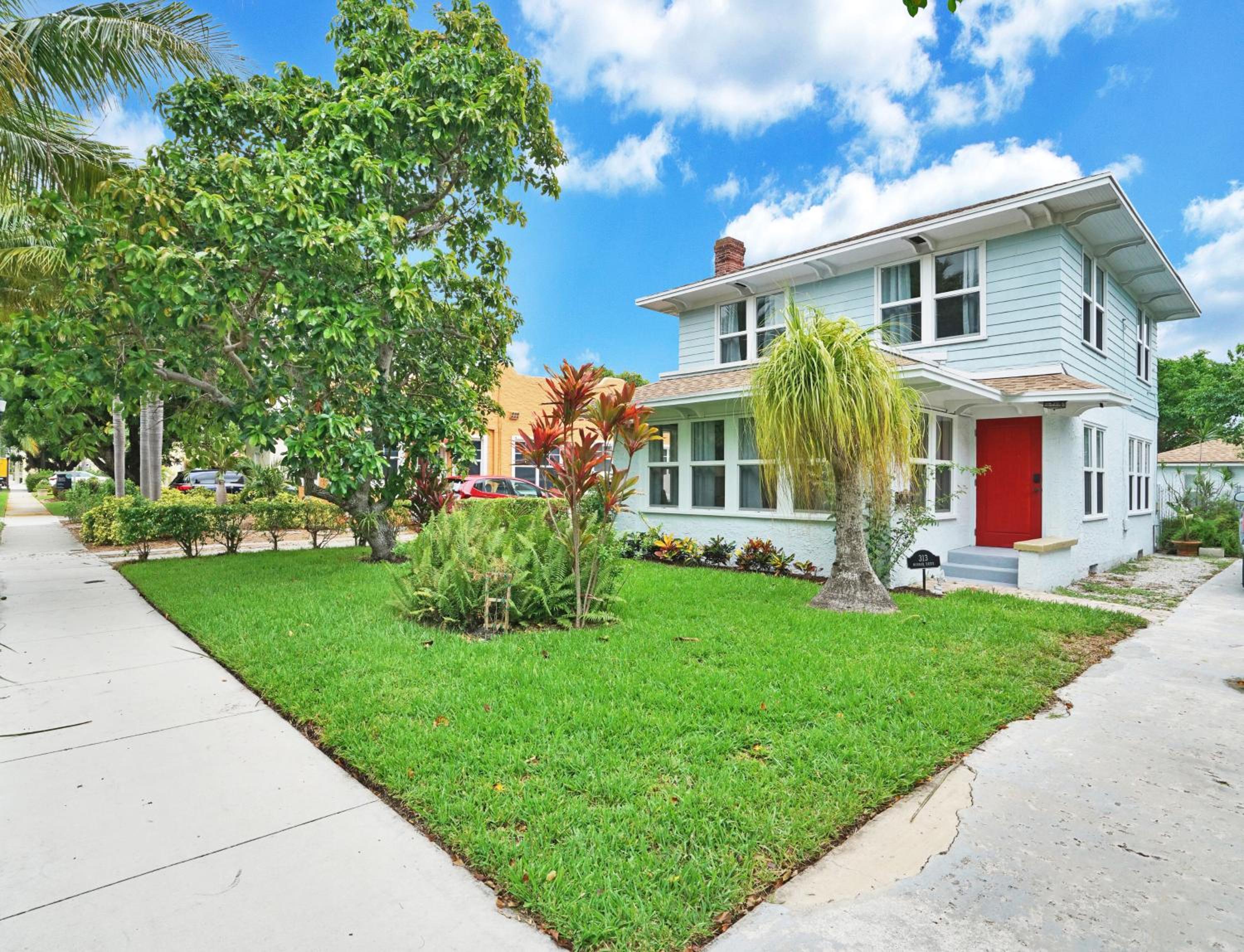 Hotel Charming Historic Home and Cottage minutes from the Intracoastal and the Beach - Image 1