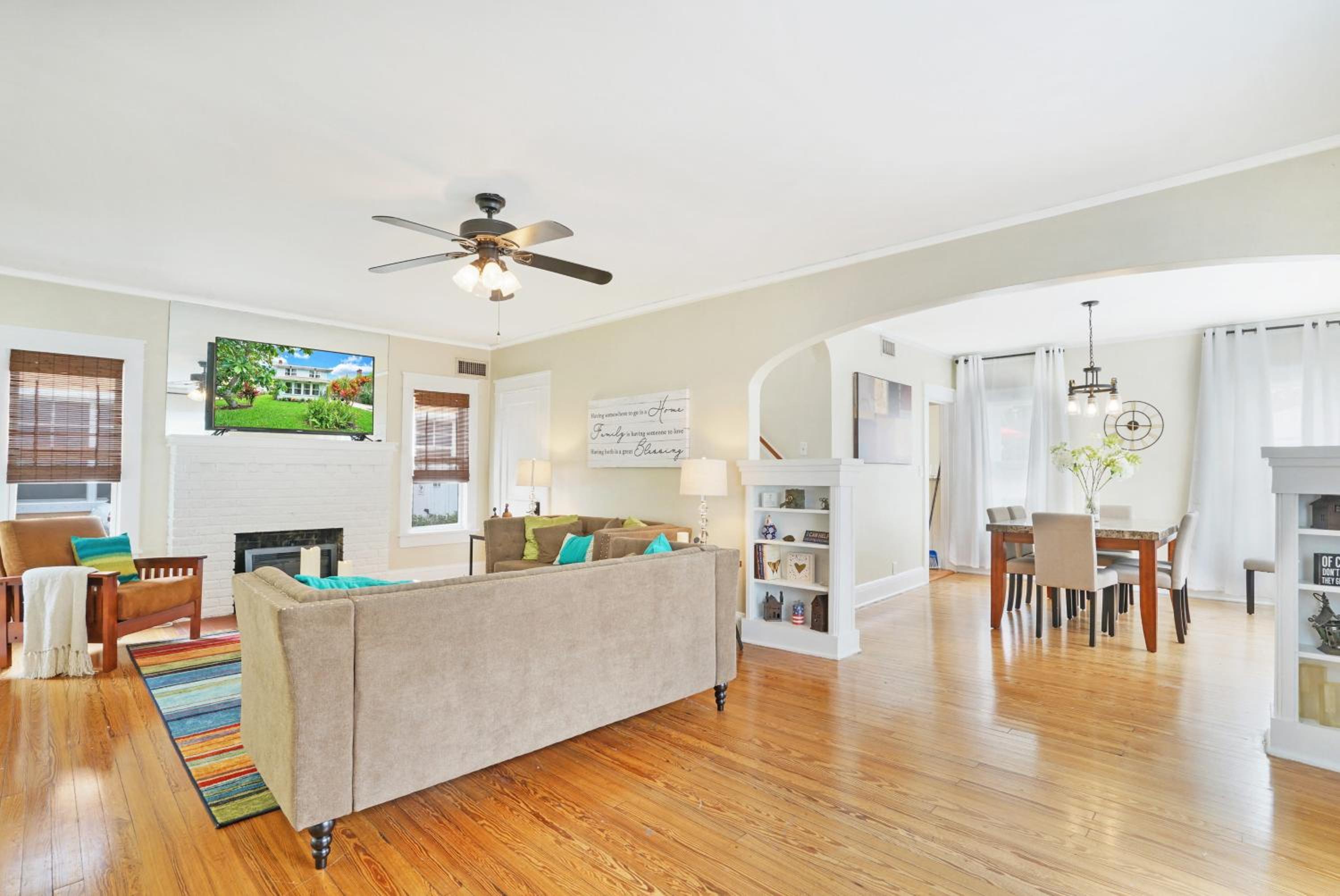 Charming Historic Home and Cottage minutes from the Intracoastal and the Beach view 4