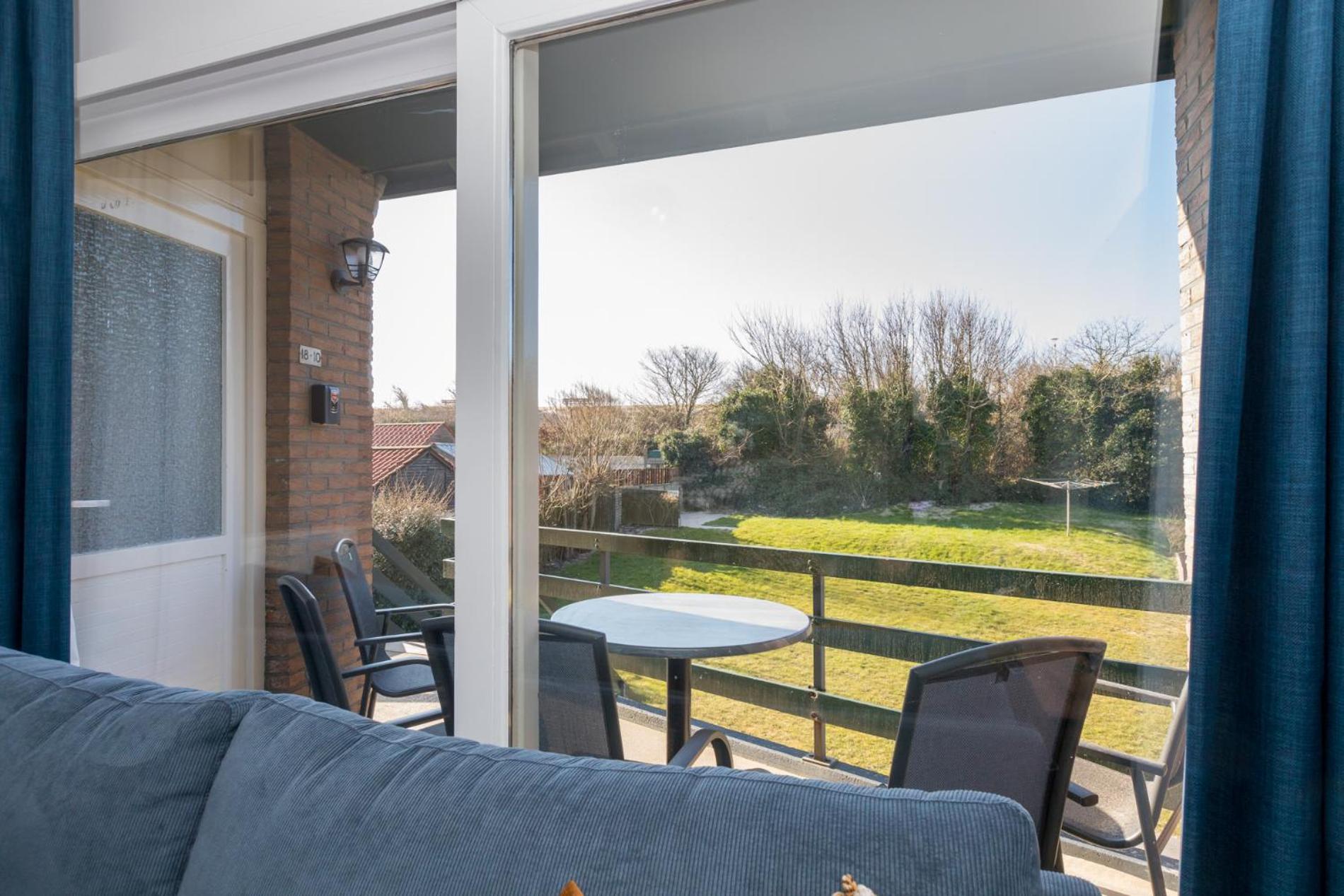 Welcome in - Appartement aan de duinen met balkon I Duinweg 18, Zoutelande 'Duinroos' view 2