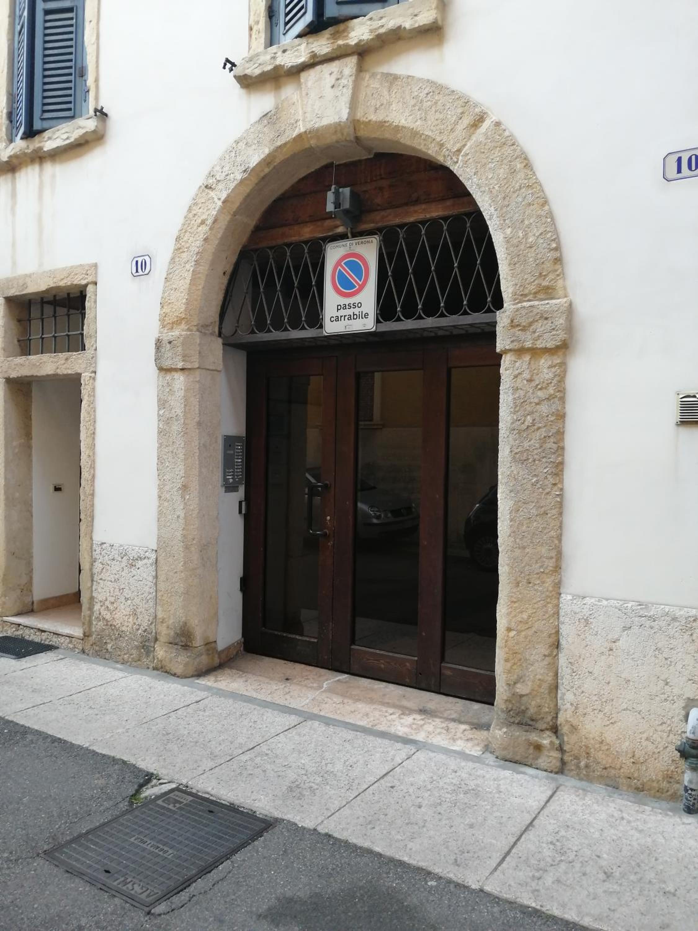 VERONA GODDESS HOUSE