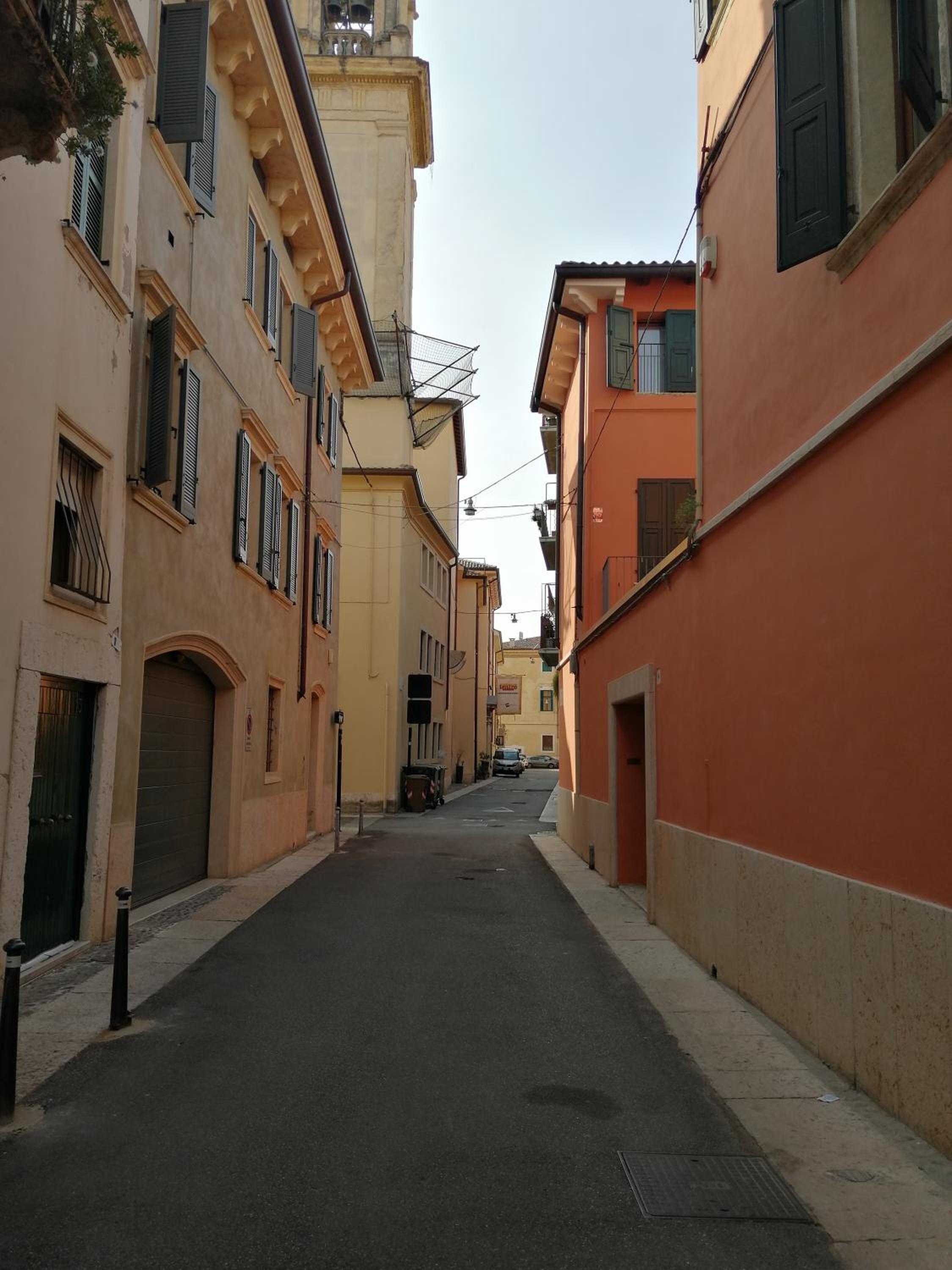 VERONA GODDESS HOUSE