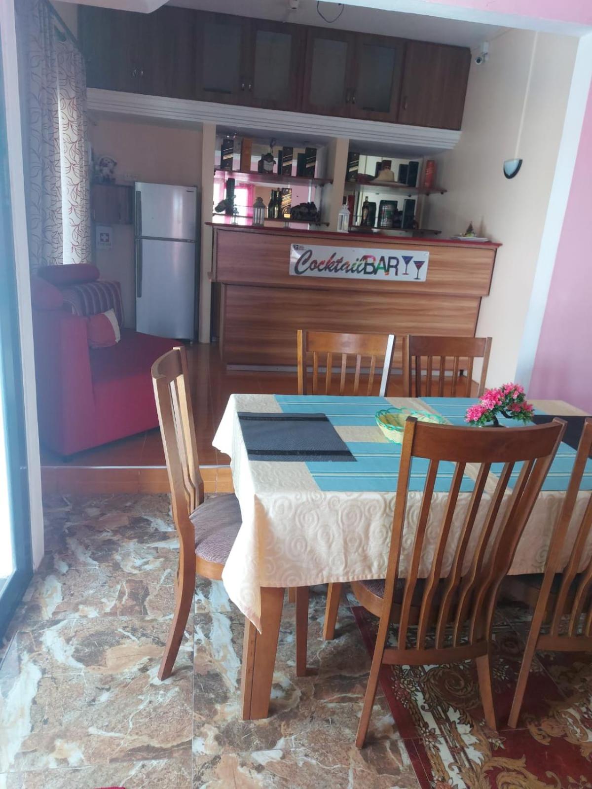 Hotel SkylineInn Hotel - Image 1