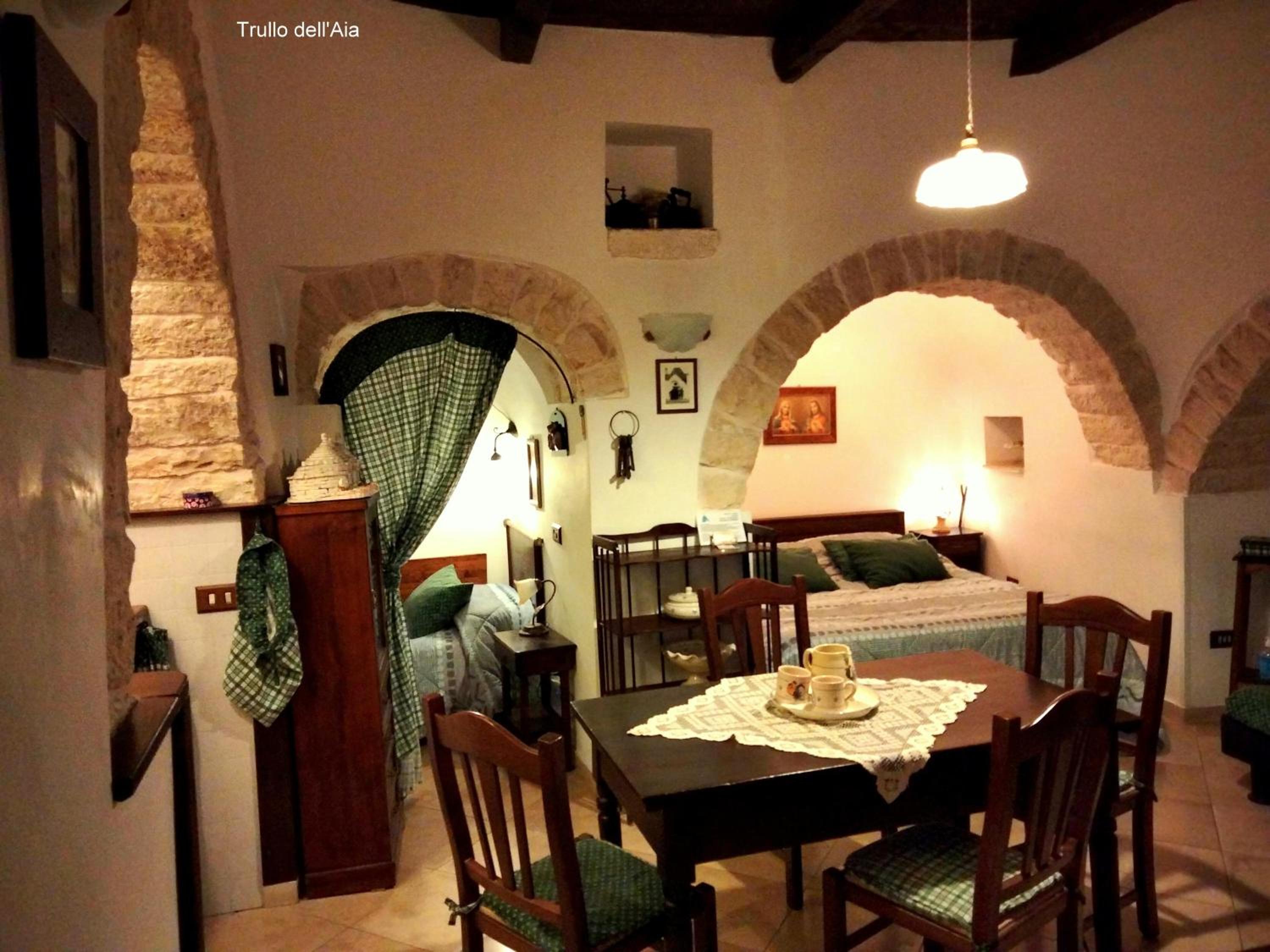 Miratrulli Apartment & Trullo dell'Aia