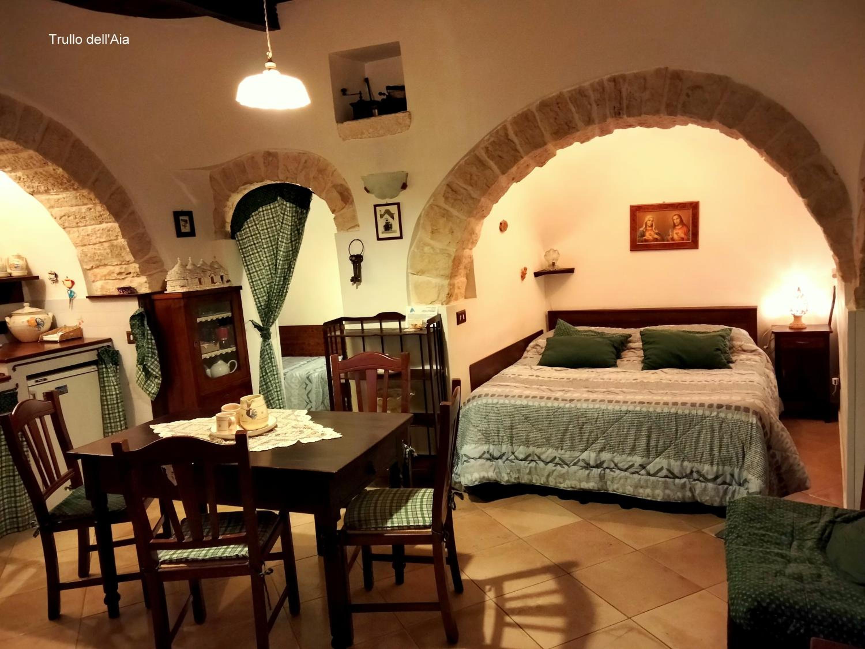 Miratrulli Apartment & Trullo dell'Aia