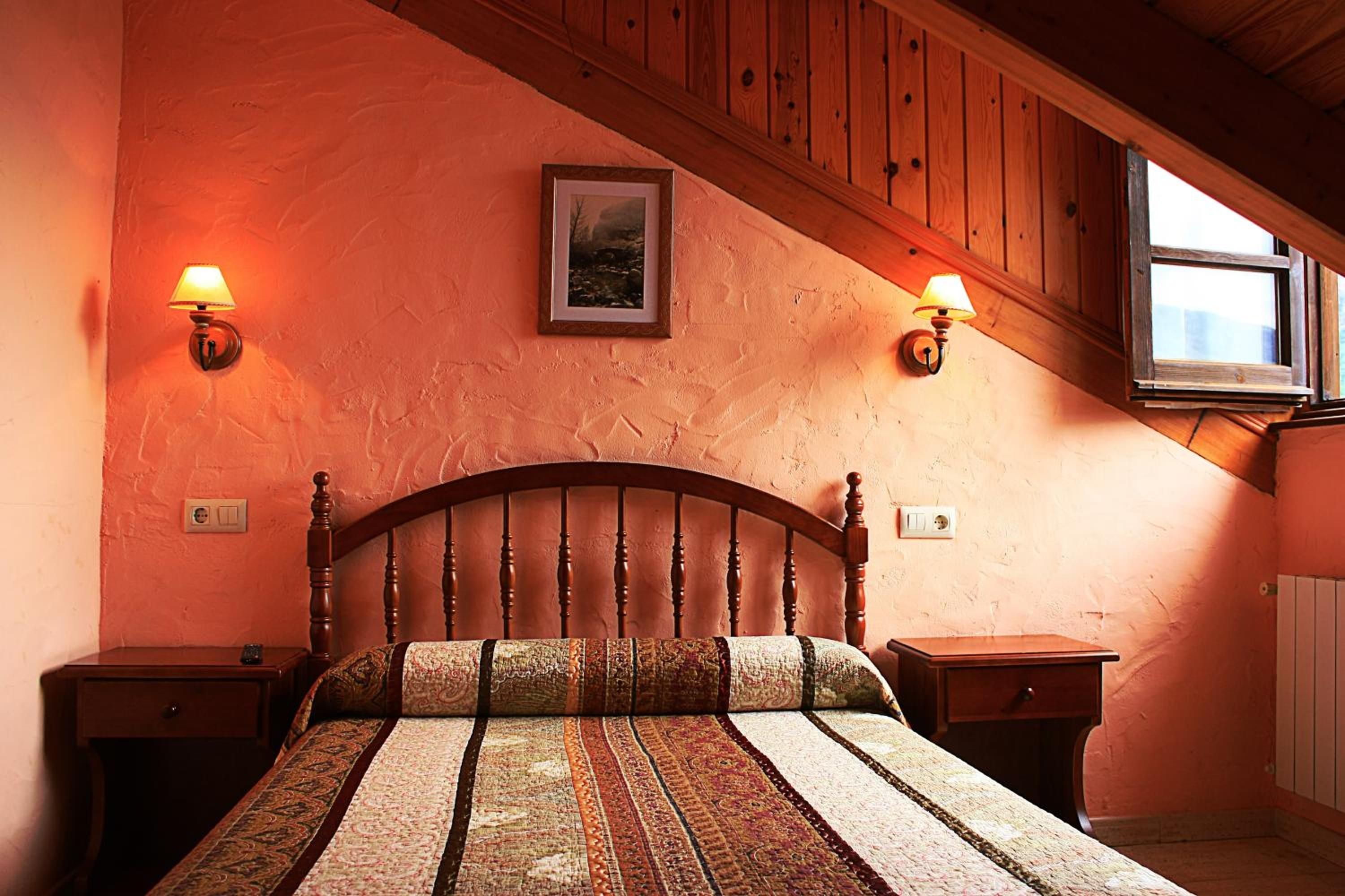 Hostal Casa Lacreu