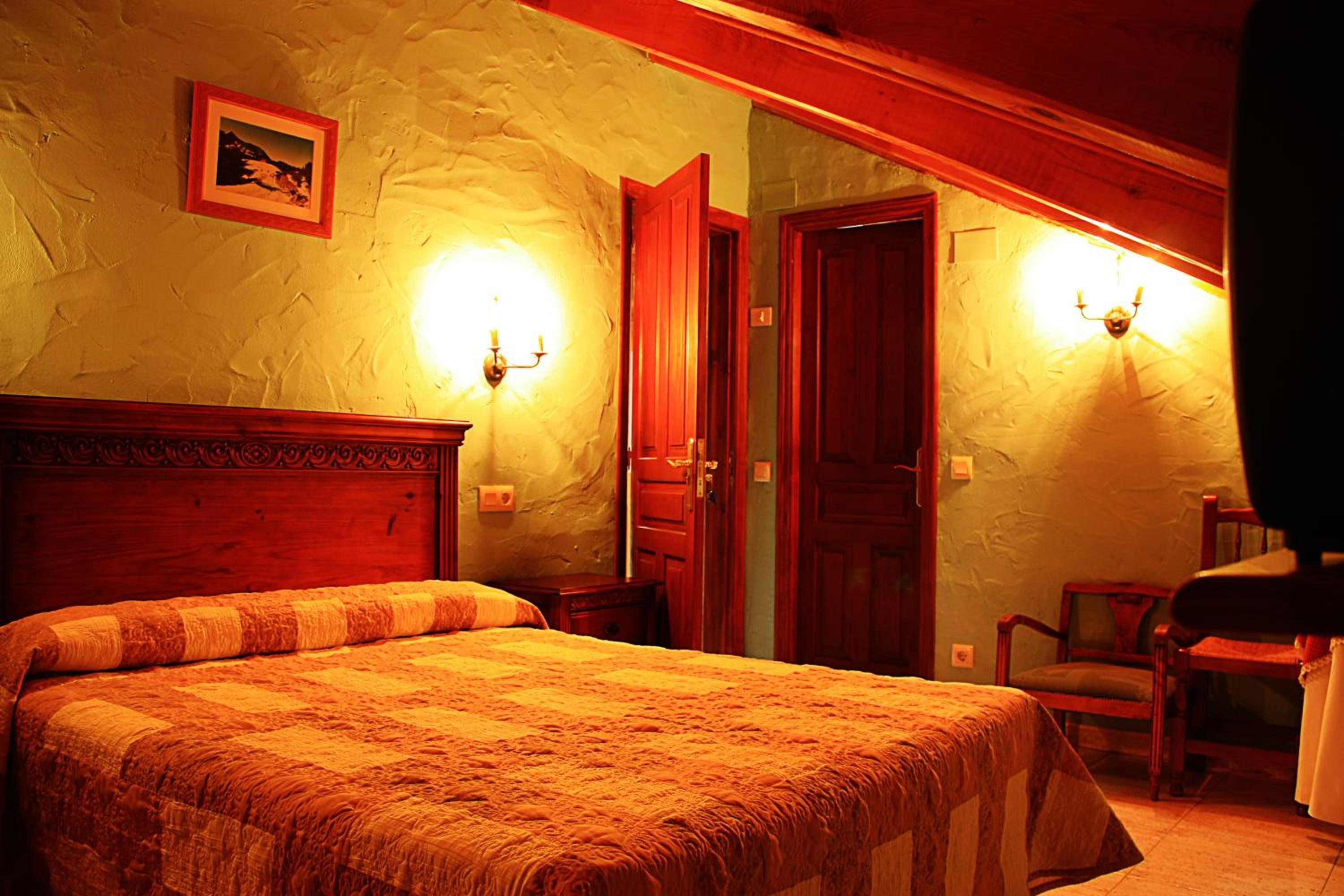 Hostal Casa Lacreu
