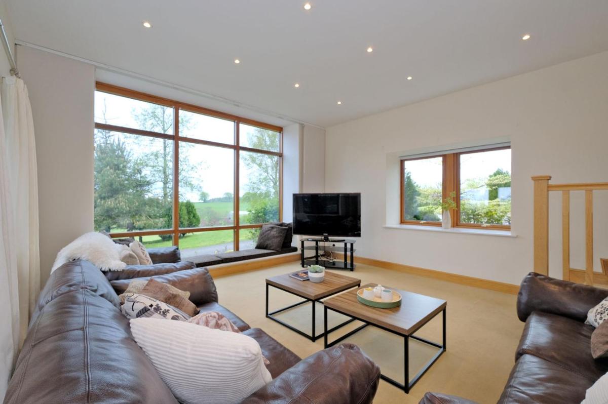 Stunning Country House with beautiful views view 5