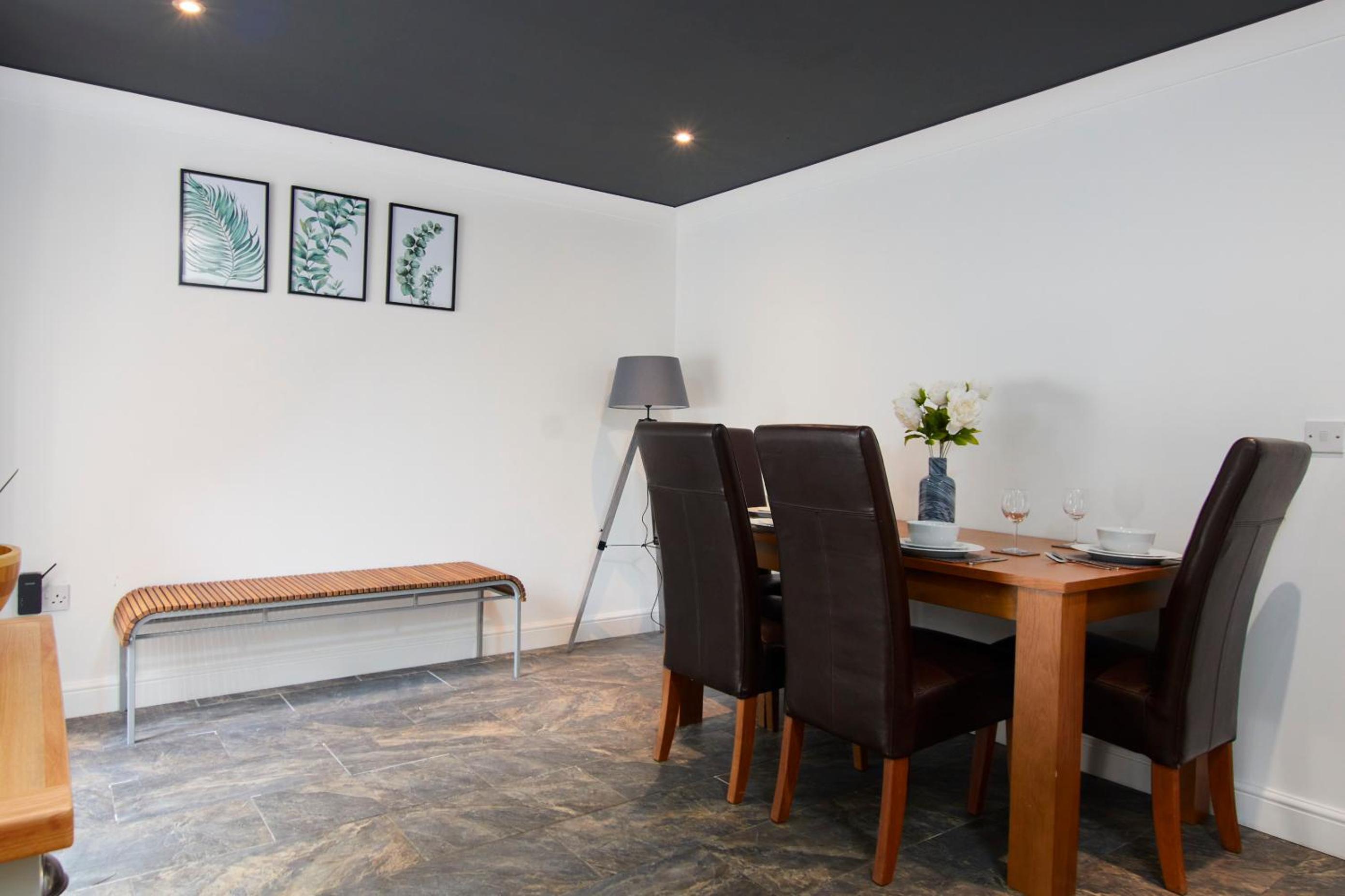 Cosy 4Bedroom House Near City Centre By Homebird Property Management Short Lets & Serviced Accommodation Leeds With Private Parking & Garden view 2