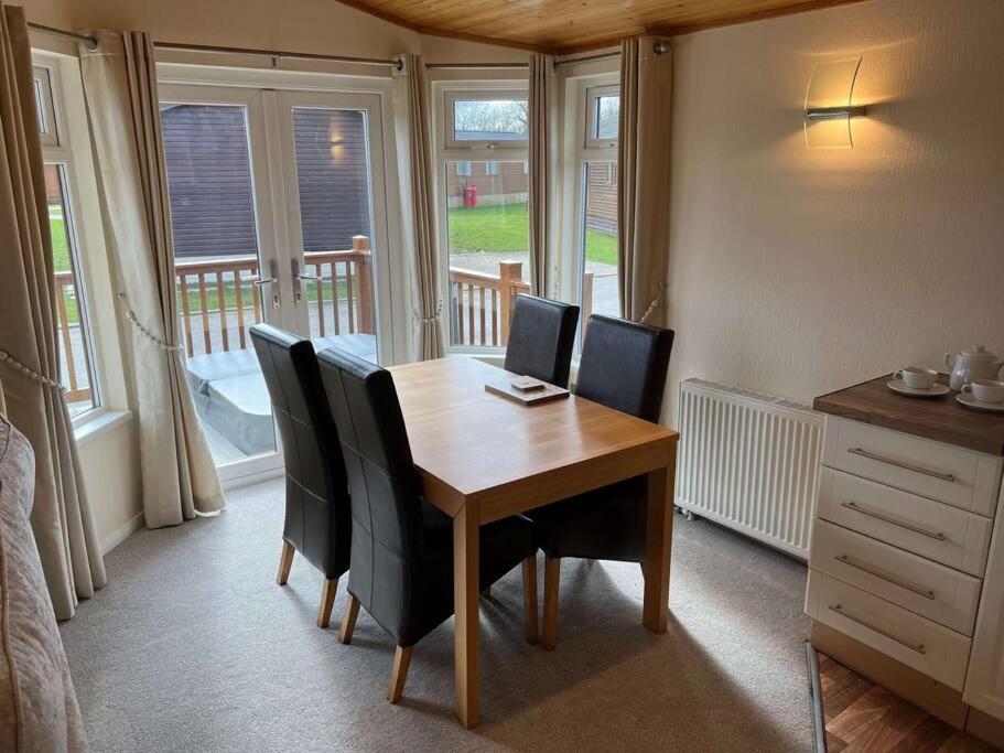 Hotel Mandarin Lodge With Hot Tub