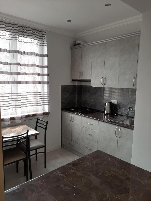 Mesrop Mashtots Avenue 6, 2 room apartament
