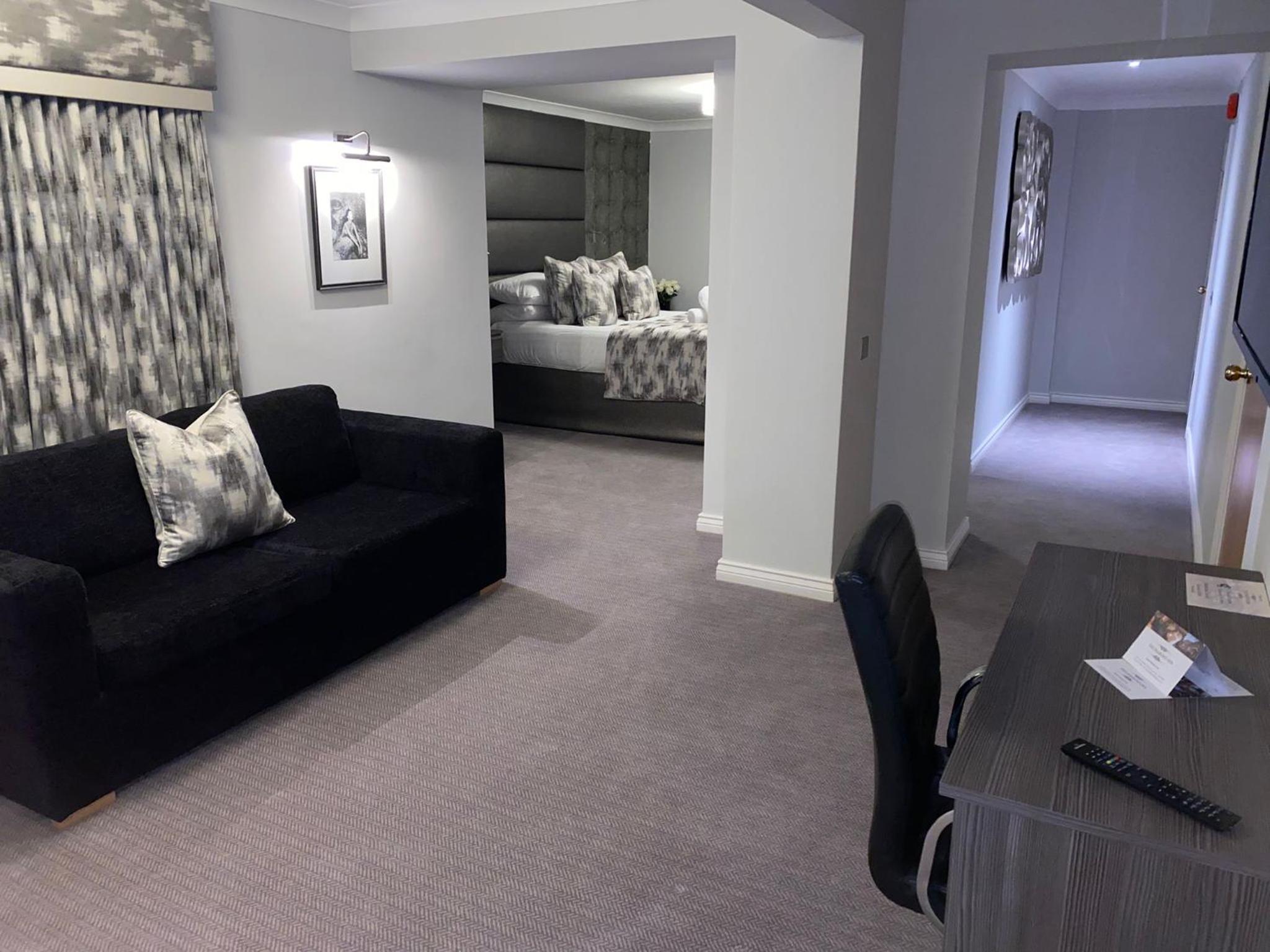 The Diamond Inn 4