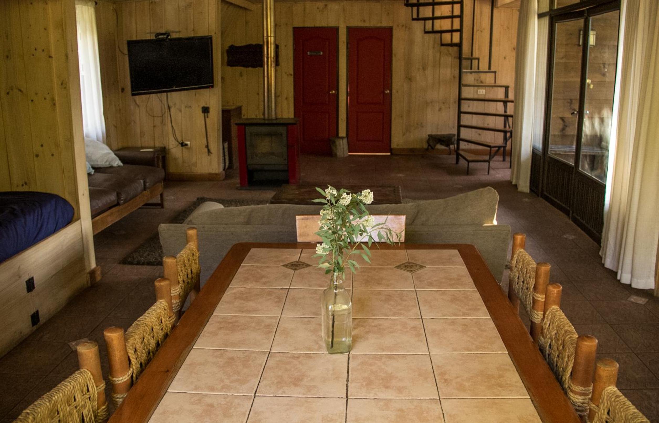 Shangri-La Lodge