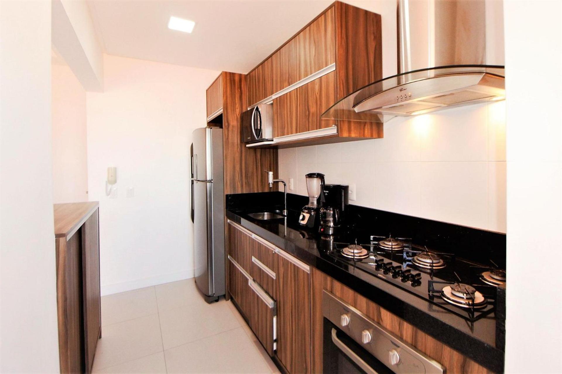 1074 - Apartamento para locação no centro de Bombinhas view 2